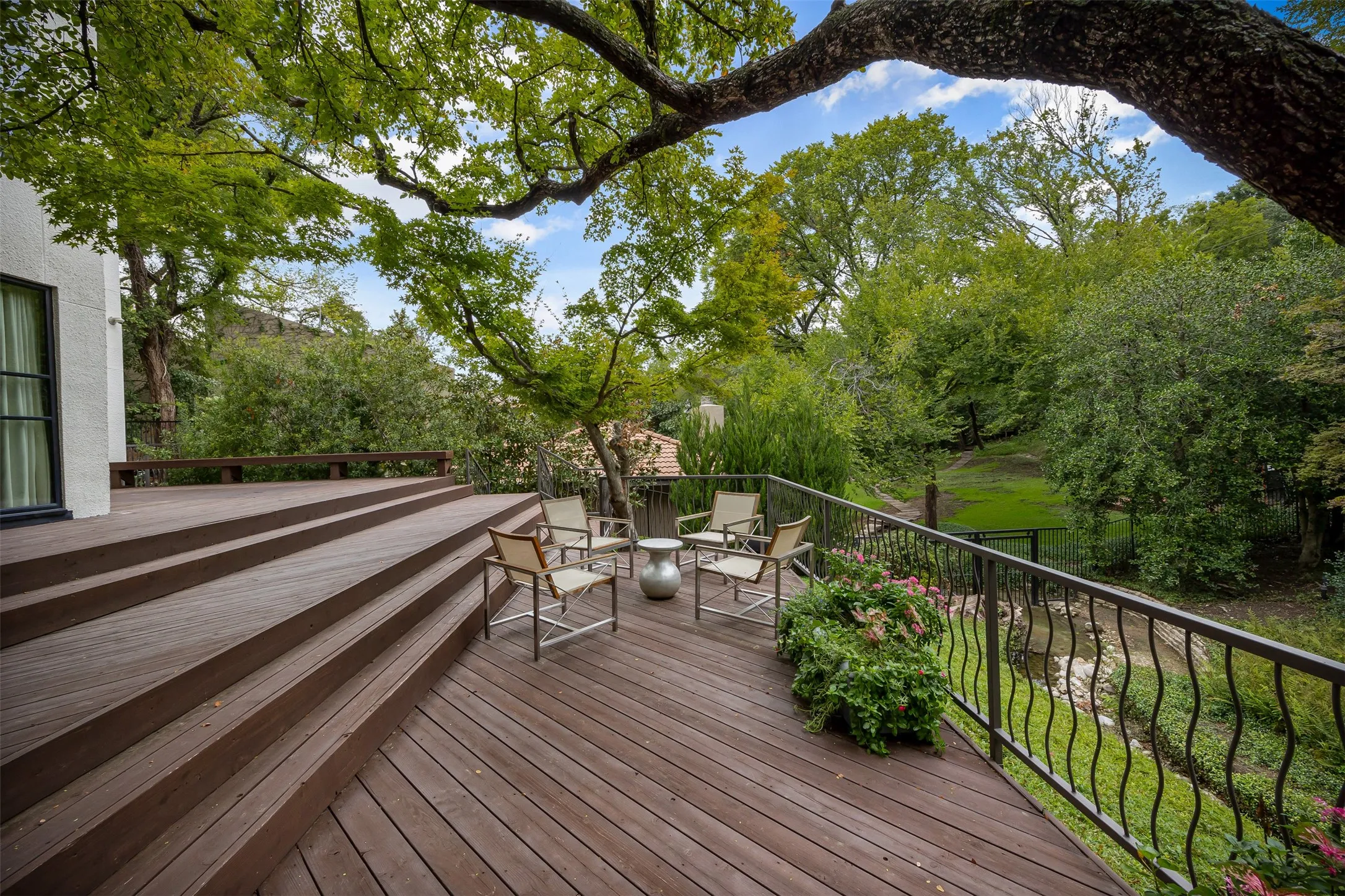 Single Family Residence For Sale in Tarrant County , 2103 Indian Creek Drive, Westover Hills, Texas 76107, 3 Bedroom, 6 Bathroom, 2 Garage spaces, 6,290 Sqft, built in 1977, mls#21355752, Real Estate Agent in Westover Hills, Homes For Sale in Tarrant county, Homes For Sale in Westover Hills, Realtor in Westover Hills Texas, Real Estate Brokerage Independent Realty Texas, Luminita Cordes Realtor