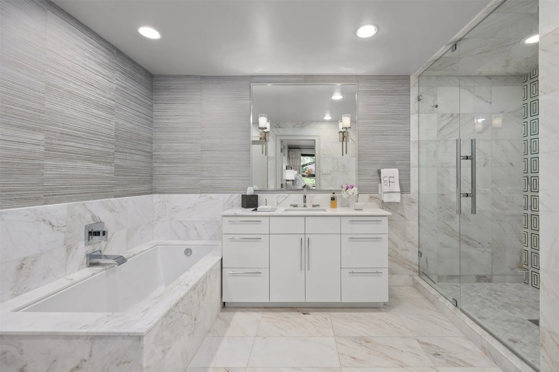Single Family Residence For Sale in Tarrant County , 2103 Indian Creek Drive, Westover Hills, Texas 76107, 3 Bedroom, 6 Bathroom, 2 Garage spaces, 6,290 Sqft, built in 1977, mls#21355752, Real Estate Agent in Westover Hills, Homes For Sale in Tarrant county, Homes For Sale in Westover Hills, Realtor in Westover Hills Texas, Real Estate Brokerage Independent Realty Texas, Luminita Cordes Realtor