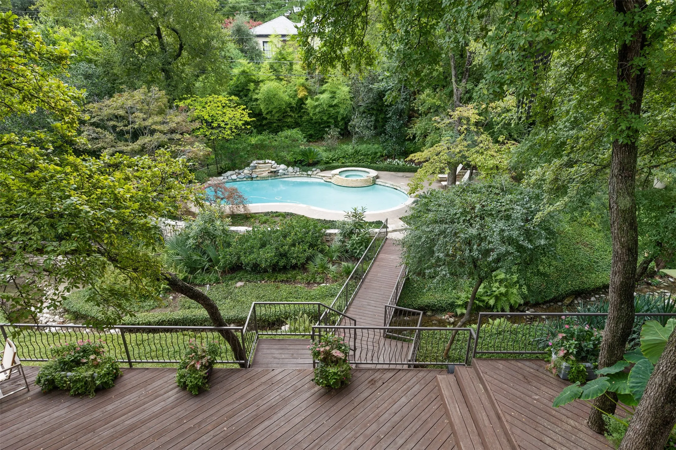 Single Family Residence For Sale in Tarrant County , 2103 Indian Creek Drive, Westover Hills, Texas 76107, 3 Bedroom, 6 Bathroom, 2 Garage spaces, 6,290 Sqft, built in 1977, mls#21355752, Real Estate Agent in Westover Hills, Homes For Sale in Tarrant county, Homes For Sale in Westover Hills, Realtor in Westover Hills Texas, Real Estate Brokerage Independent Realty Texas, Luminita Cordes Realtor