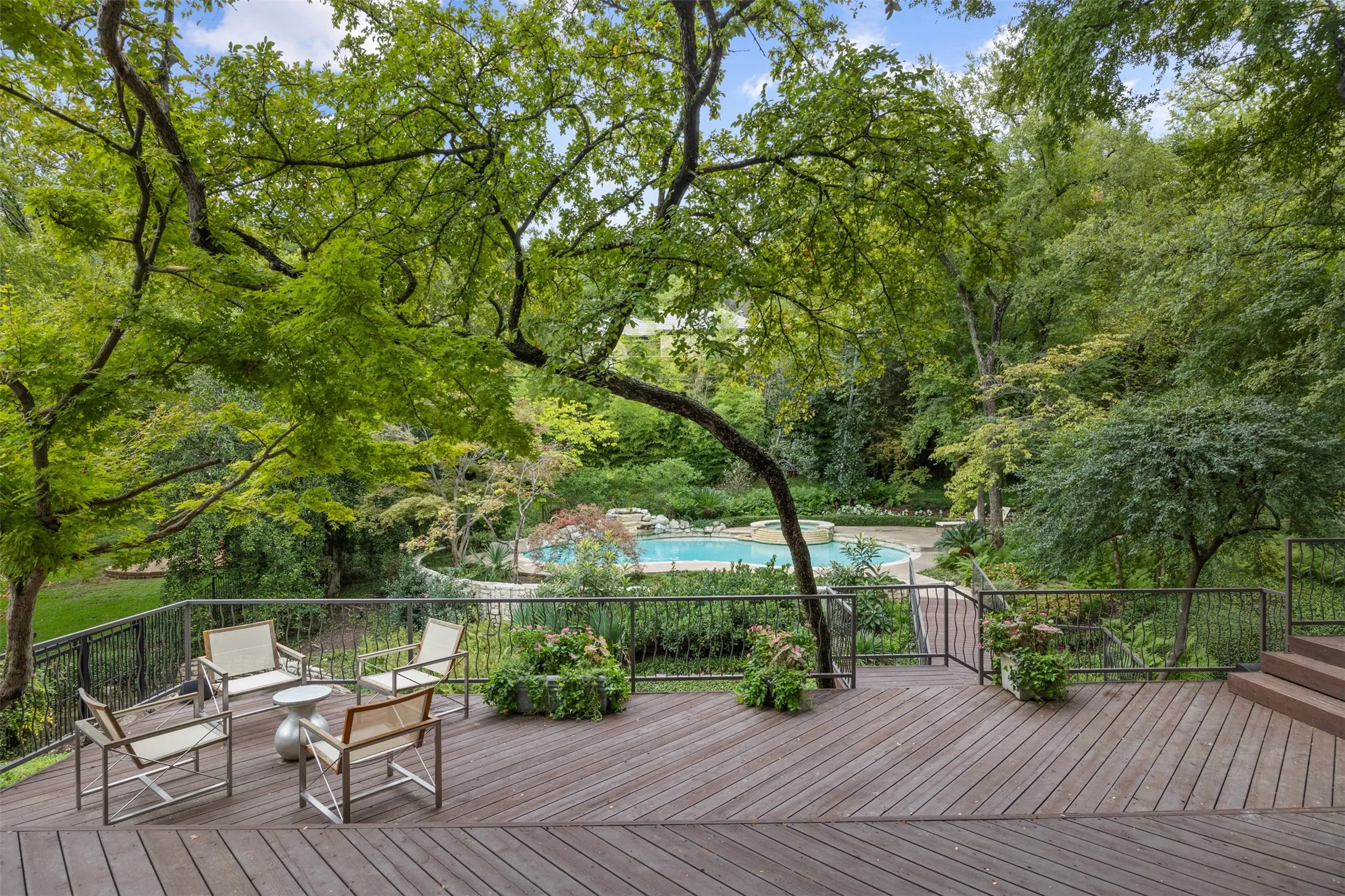 Single Family Residence For Sale in Tarrant County , 2103 Indian Creek Drive, Westover Hills, Texas 76107, 3 Bedroom, 6 Bathroom, 2 Garage spaces, 6,290 Sqft, built in 1977, mls#21355752, Real Estate Agent in Westover Hills, Homes For Sale in Tarrant county, Homes For Sale in Westover Hills, Realtor in Westover Hills Texas, Real Estate Brokerage Independent Realty Texas, Luminita Cordes Realtor