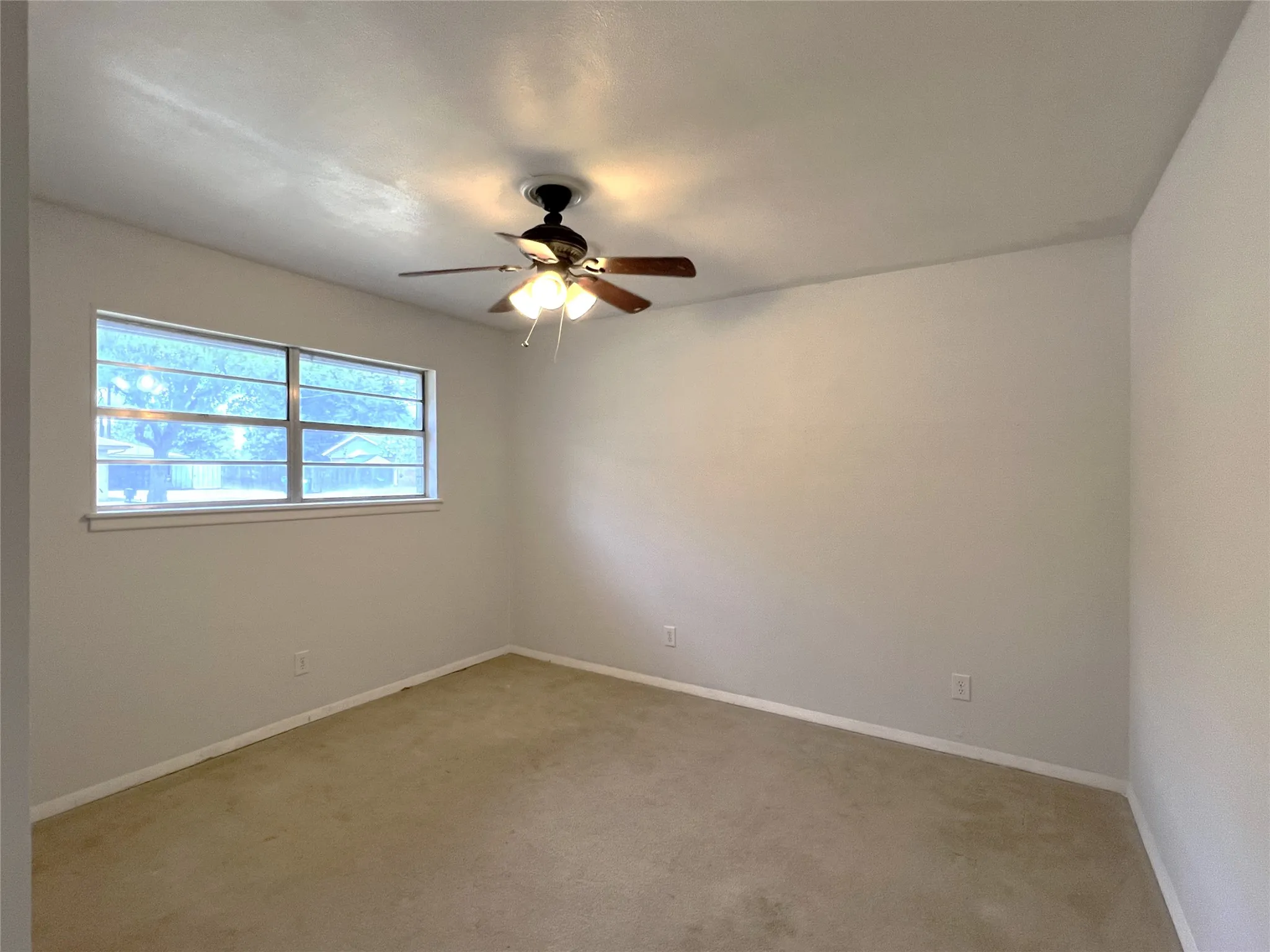 Single Family Residence For Sale in Clay County , 410 N Rosalee, Henrietta, Texas 76365, 4 Bedroom, 2 Bathroom, 1 Garage spaces, 1,449 Sqft, built in 1963, mls#21355759, Real Estate Agent in Henrietta, Homes For Sale in Clay county, Homes For Sale in Henrietta, Realtor in Henrietta Texas, Real Estate Brokerage Independent Realty Texas, Luminita Cordes Realtor