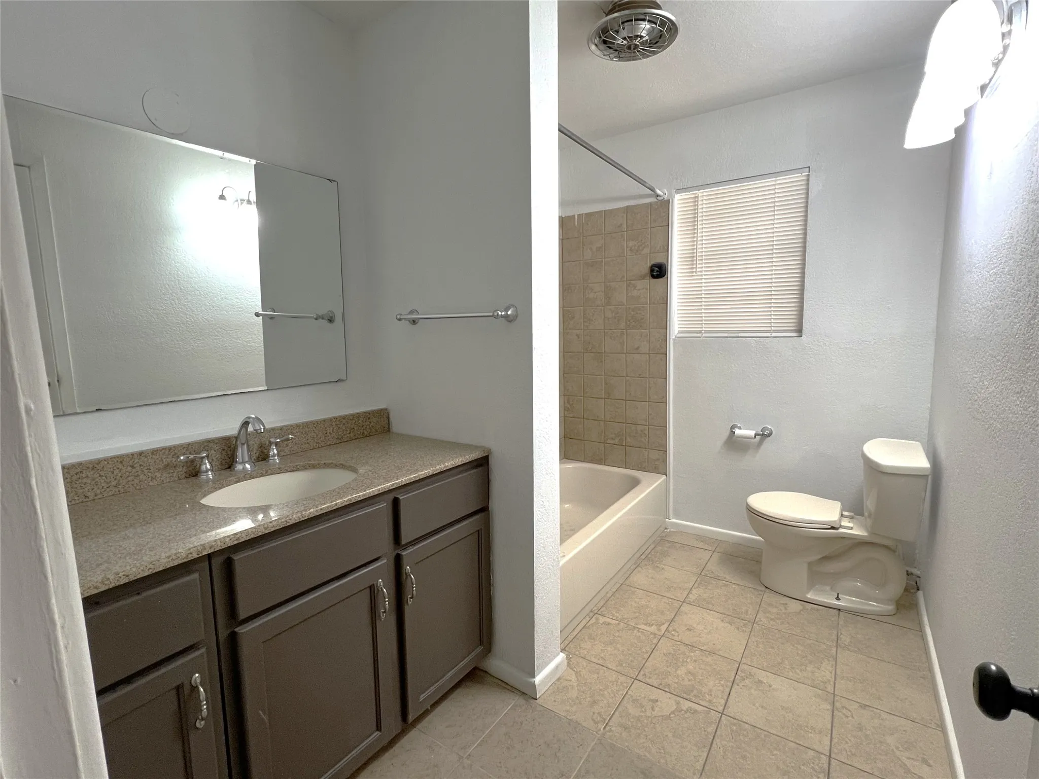 Single Family Residence For Sale in Clay County , 410 N Rosalee, Henrietta, Texas 76365, 4 Bedroom, 2 Bathroom, 1 Garage spaces, 1,449 Sqft, built in 1963, mls#21355759, Real Estate Agent in Henrietta, Homes For Sale in Clay county, Homes For Sale in Henrietta, Realtor in Henrietta Texas, Real Estate Brokerage Independent Realty Texas, Luminita Cordes Realtor