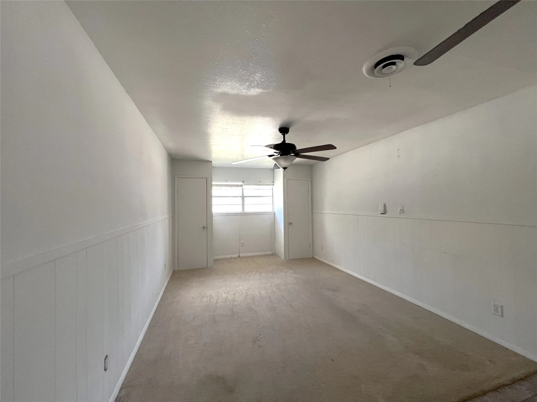 Single Family Residence For Sale in Clay County , 410 N Rosalee, Henrietta, Texas 76365, 4 Bedroom, 2 Bathroom, 1 Garage spaces, 1,449 Sqft, built in 1963, mls#21355759, Real Estate Agent in Henrietta, Homes For Sale in Clay county, Homes For Sale in Henrietta, Realtor in Henrietta Texas, Real Estate Brokerage Independent Realty Texas, Luminita Cordes Realtor