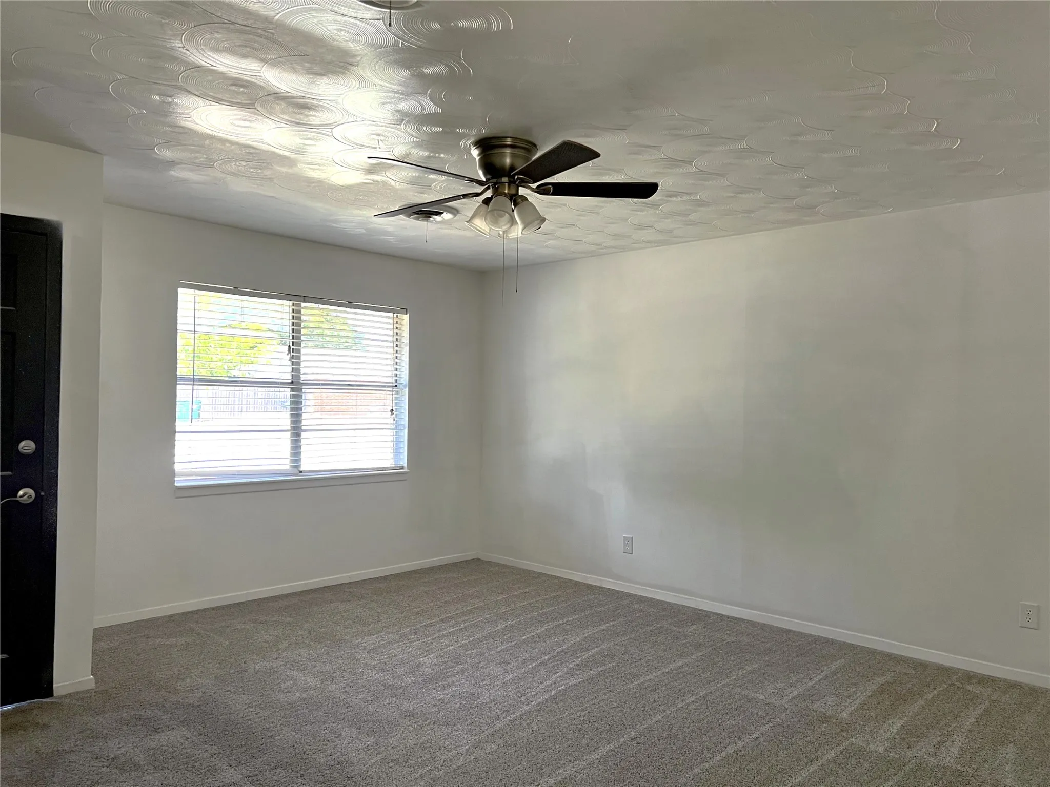 Single Family Residence For Sale in Clay County , 410 N Rosalee, Henrietta, Texas 76365, 4 Bedroom, 2 Bathroom, 1 Garage spaces, 1,449 Sqft, built in 1963, mls#21355759, Real Estate Agent in Henrietta, Homes For Sale in Clay county, Homes For Sale in Henrietta, Realtor in Henrietta Texas, Real Estate Brokerage Independent Realty Texas, Luminita Cordes Realtor