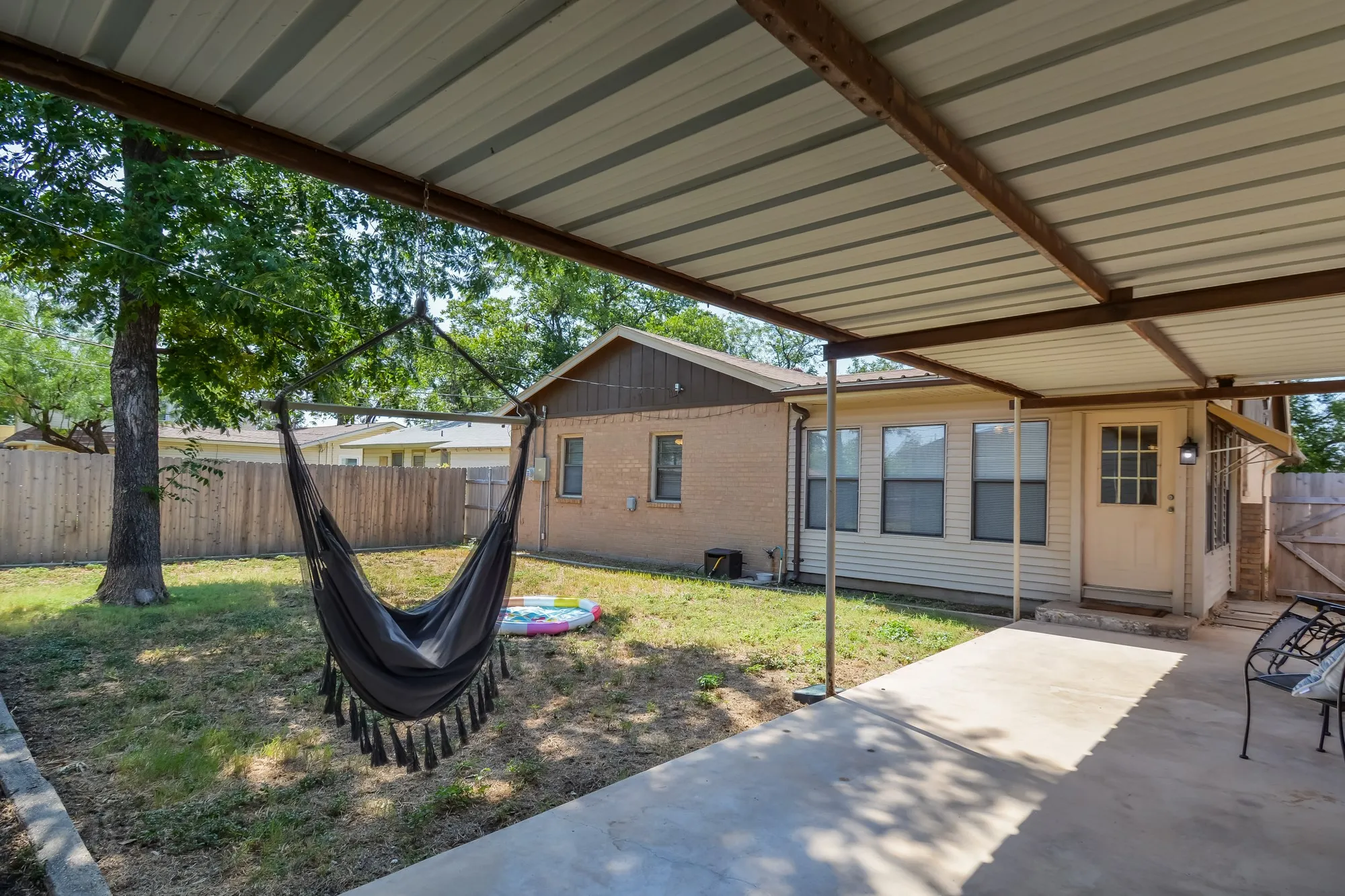 Single Family Residence For Sale in Taylor County , 2522 S 25th Street, Abilene, Texas 79605, 3 Bedroom, 2 Bathroom, 2 Garage spaces, 1,765 Sqft, built in 1956, mls#21355284, Real Estate Agent in Abilene, Homes For Sale in Taylor county, Homes For Sale in Abilene, Realtor in Abilene Texas, Real Estate Brokerage Independent Realty Texas, Luminita Cordes Realtor