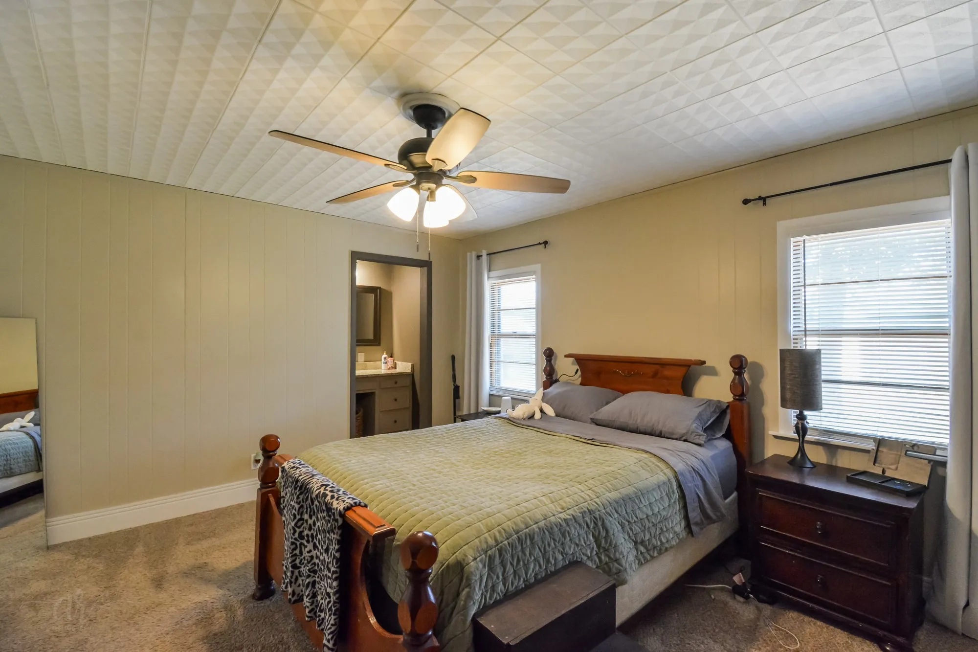 Single Family Residence For Sale in Taylor County , 2522 S 25th Street, Abilene, Texas 79605, 3 Bedroom, 2 Bathroom, 2 Garage spaces, 1,765 Sqft, built in 1956, mls#21355284, Real Estate Agent in Abilene, Homes For Sale in Taylor county, Homes For Sale in Abilene, Realtor in Abilene Texas, Real Estate Brokerage Independent Realty Texas, Luminita Cordes Realtor