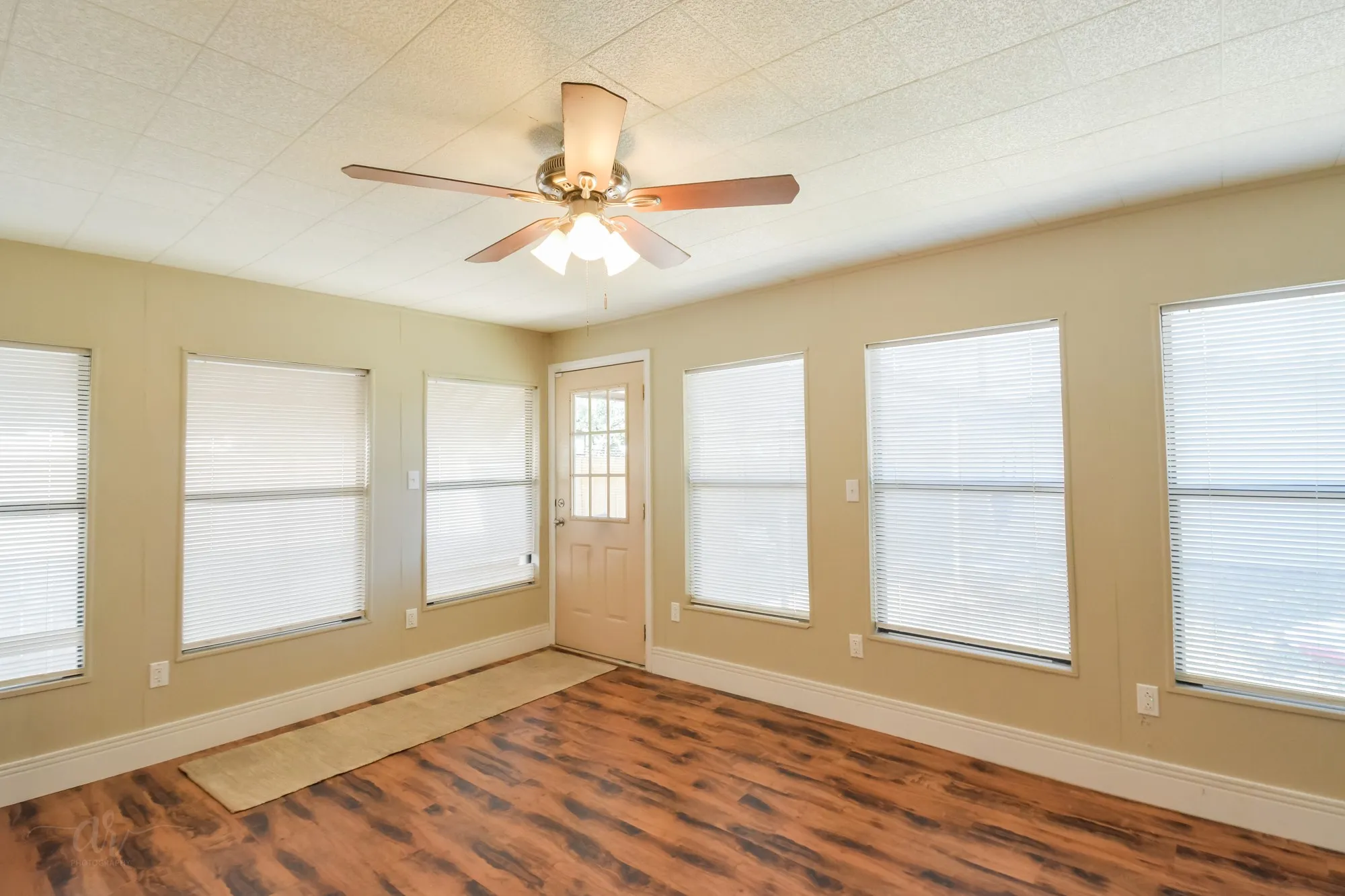 Single Family Residence For Sale in Taylor County , 2522 S 25th Street, Abilene, Texas 79605, 3 Bedroom, 2 Bathroom, 2 Garage spaces, 1,765 Sqft, built in 1956, mls#21355284, Real Estate Agent in Abilene, Homes For Sale in Taylor county, Homes For Sale in Abilene, Realtor in Abilene Texas, Real Estate Brokerage Independent Realty Texas, Luminita Cordes Realtor