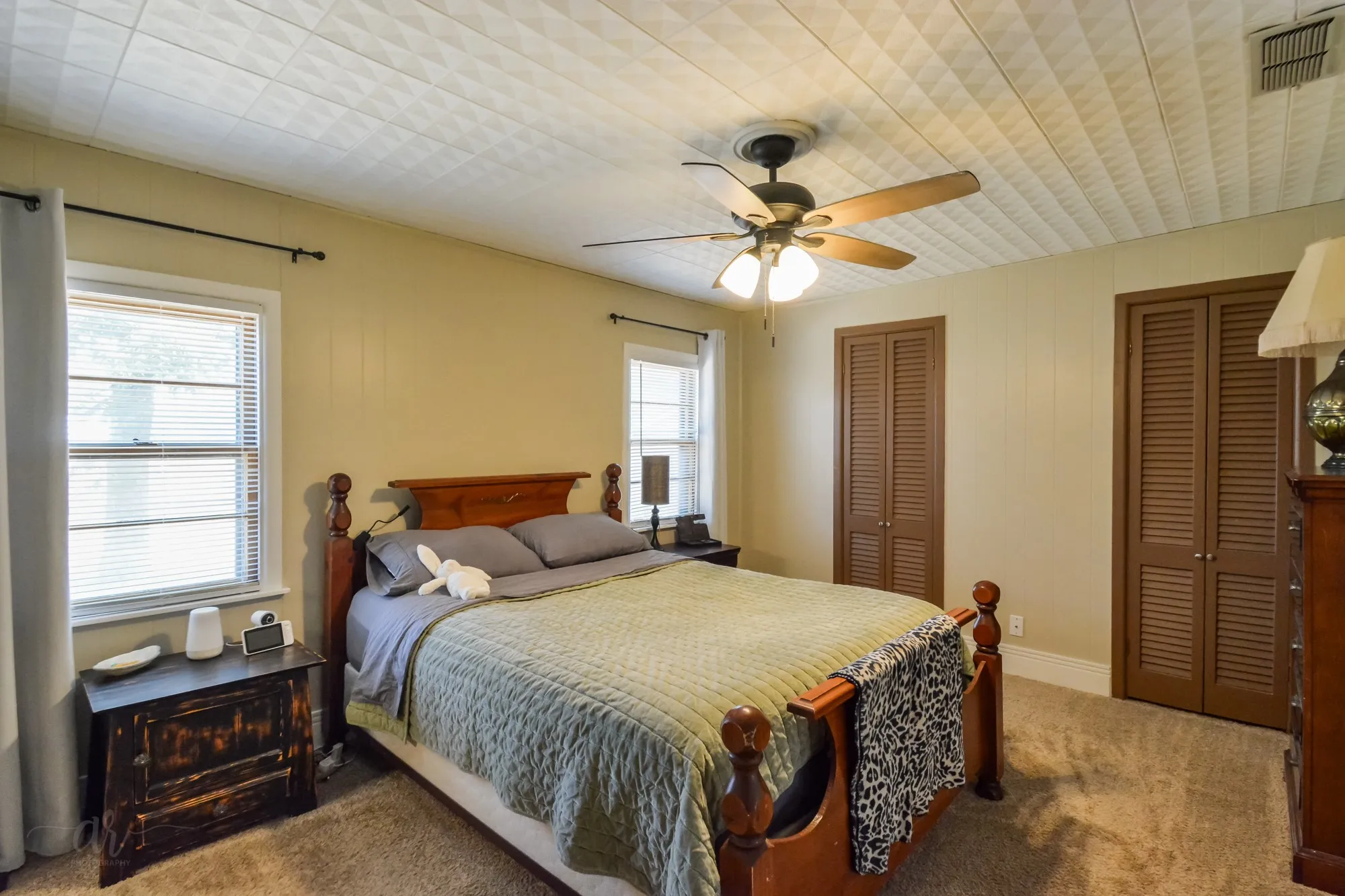 Single Family Residence For Sale in Taylor County , 2522 S 25th Street, Abilene, Texas 79605, 3 Bedroom, 2 Bathroom, 2 Garage spaces, 1,765 Sqft, built in 1956, mls#21355284, Real Estate Agent in Abilene, Homes For Sale in Taylor county, Homes For Sale in Abilene, Realtor in Abilene Texas, Real Estate Brokerage Independent Realty Texas, Luminita Cordes Realtor