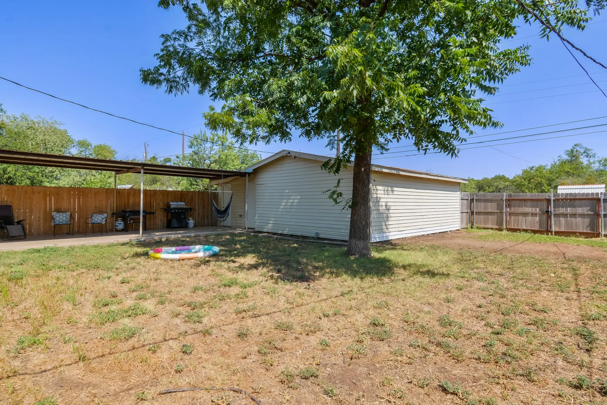 Single Family Residence For Sale in Taylor County , 2522 S 25th Street, Abilene, Texas 79605, 3 Bedroom, 2 Bathroom, 2 Garage spaces, 1,765 Sqft, built in 1956, mls#21355284, Real Estate Agent in Abilene, Homes For Sale in Taylor county, Homes For Sale in Abilene, Realtor in Abilene Texas, Real Estate Brokerage Independent Realty Texas, Luminita Cordes Realtor