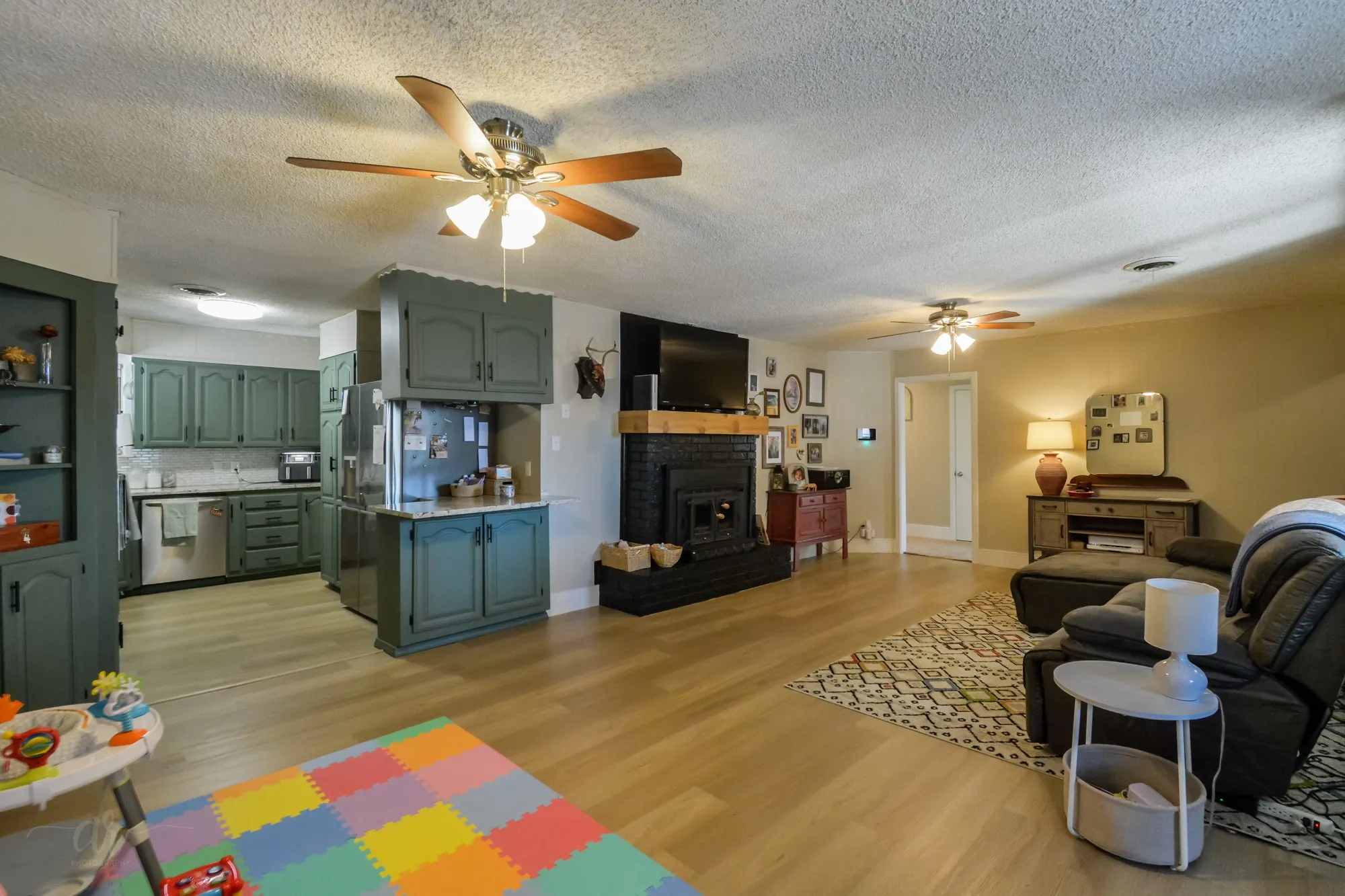 Single Family Residence For Sale in Taylor County , 2522 S 25th Street, Abilene, Texas 79605, 3 Bedroom, 2 Bathroom, 2 Garage spaces, 1,765 Sqft, built in 1956, mls#21355284, Real Estate Agent in Abilene, Homes For Sale in Taylor county, Homes For Sale in Abilene, Realtor in Abilene Texas, Real Estate Brokerage Independent Realty Texas, Luminita Cordes Realtor