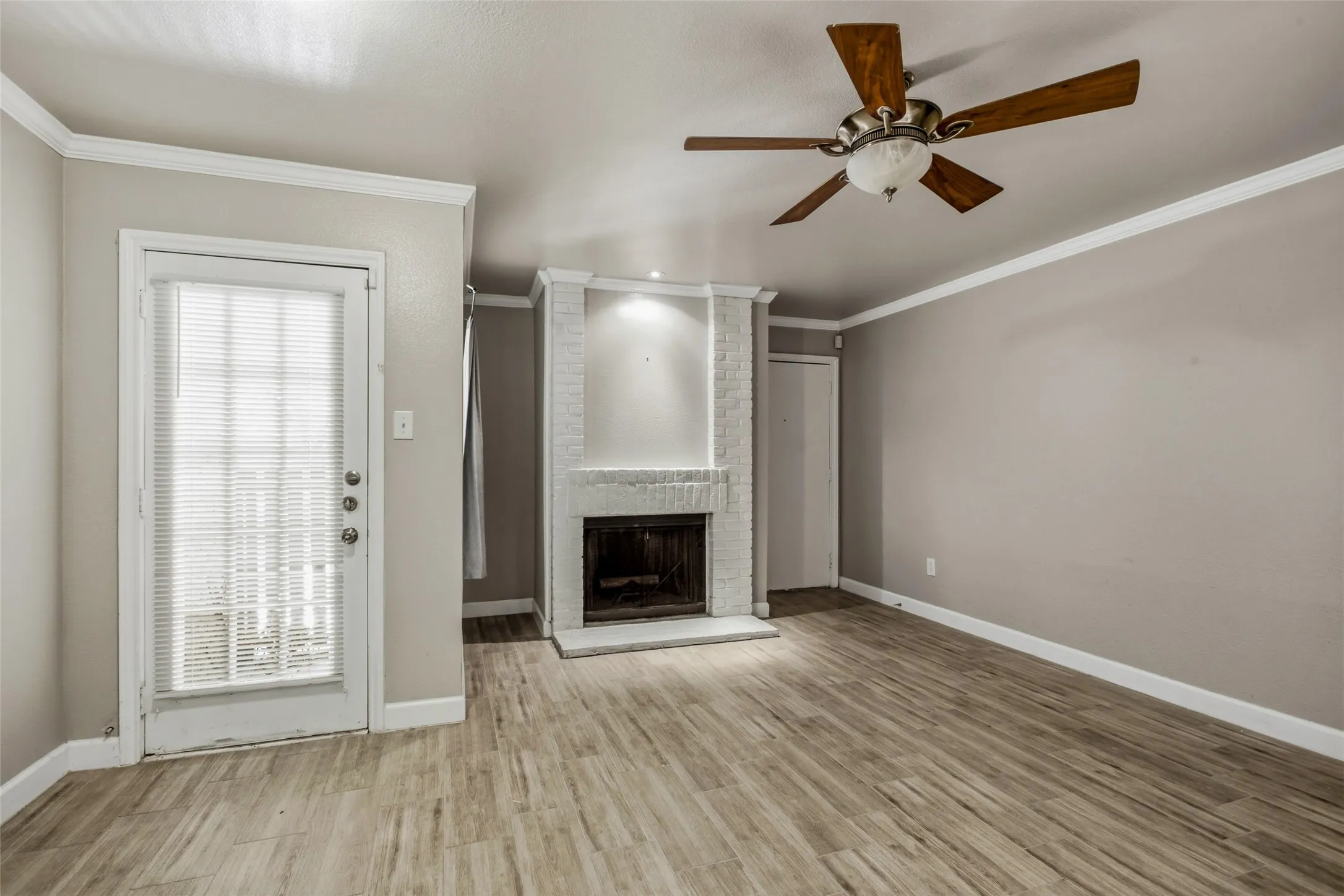 Condominium For Sale in Tarrant County , 3206 S Fielder Road 100, Arlington, Texas 76015, 2 Bedroom, 1 Bathroom, Garage spaces, 768 Sqft, built in 1983, mls#21355769, Real Estate Agent in Arlington, Homes For Sale in Tarrant county, Homes For Sale in Arlington, Realtor in Arlington Texas, Real Estate Brokerage Independent Realty Texas, Luminita Cordes Realtor