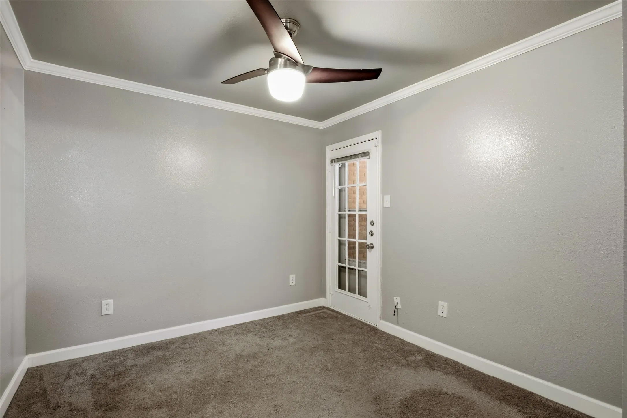 Condominium For Sale in Tarrant County , 3206 S Fielder Road 100, Arlington, Texas 76015, 2 Bedroom, 1 Bathroom, Garage spaces, 768 Sqft, built in 1983, mls#21355769, Real Estate Agent in Arlington, Homes For Sale in Tarrant county, Homes For Sale in Arlington, Realtor in Arlington Texas, Real Estate Brokerage Independent Realty Texas, Luminita Cordes Realtor