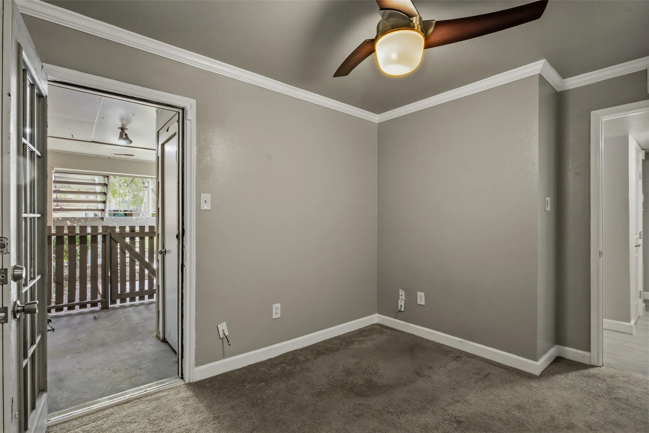 Condominium For Sale in Tarrant County , 3206 S Fielder Road 100, Arlington, Texas 76015, 2 Bedroom, 1 Bathroom, Garage spaces, 768 Sqft, built in 1983, mls#21355769, Real Estate Agent in Arlington, Homes For Sale in Tarrant county, Homes For Sale in Arlington, Realtor in Arlington Texas, Real Estate Brokerage Independent Realty Texas, Luminita Cordes Realtor