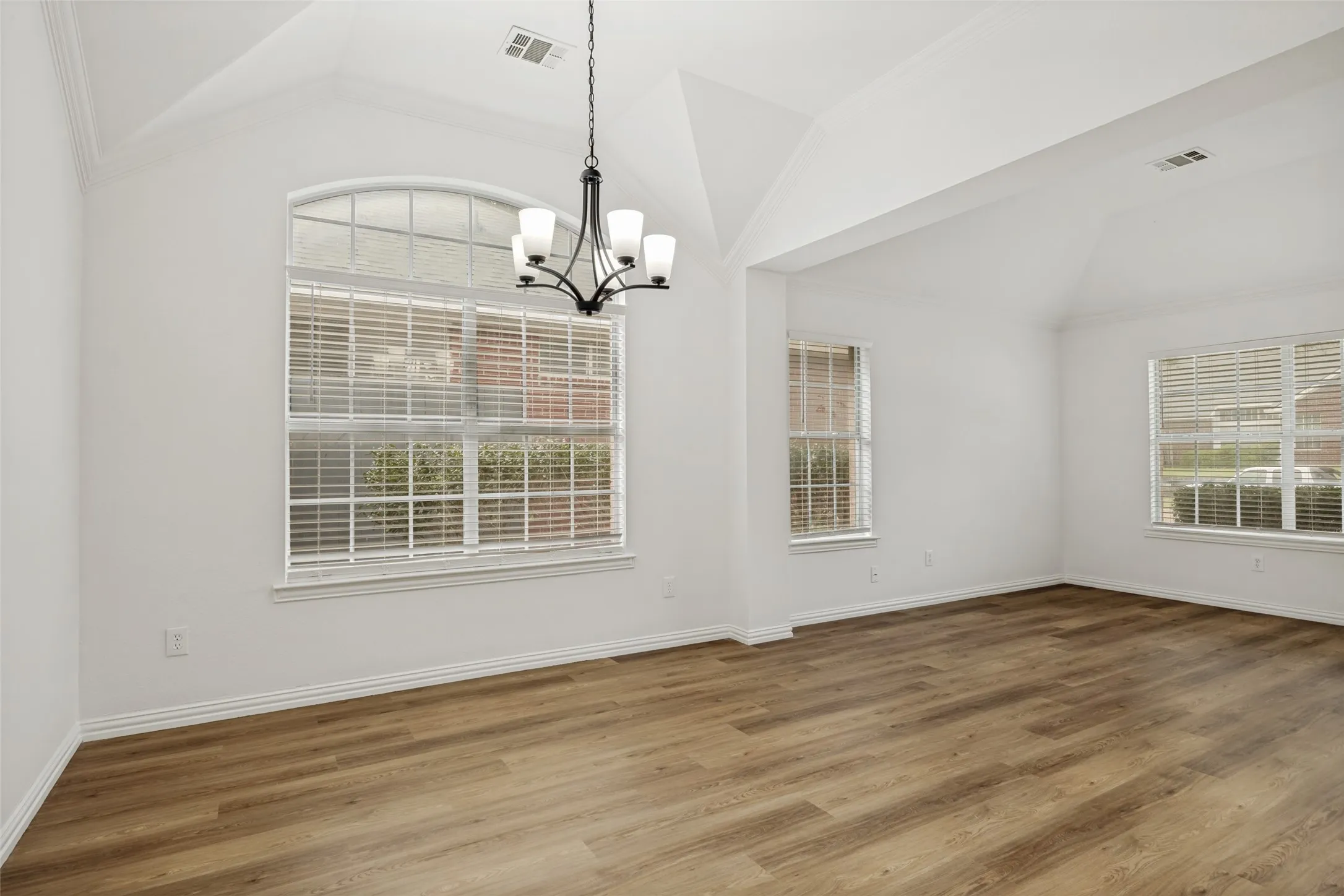 Single Family Residence For Rent in Collin County , 2028 Ravenhurst Drive, Allen, Texas 75013, 4 Bedroom, 2 Bathroom, 2 Garage spaces, 2,030 Sqft, built in 1996, mls#21352290, Real Estate Agent in Allen, Homes For Rent in Collin county, Homes For Rent in Allen, Realtor in Allen Texas, Real Estate Brokerage Independent Realty Texas, Luminita Cordes Realtor