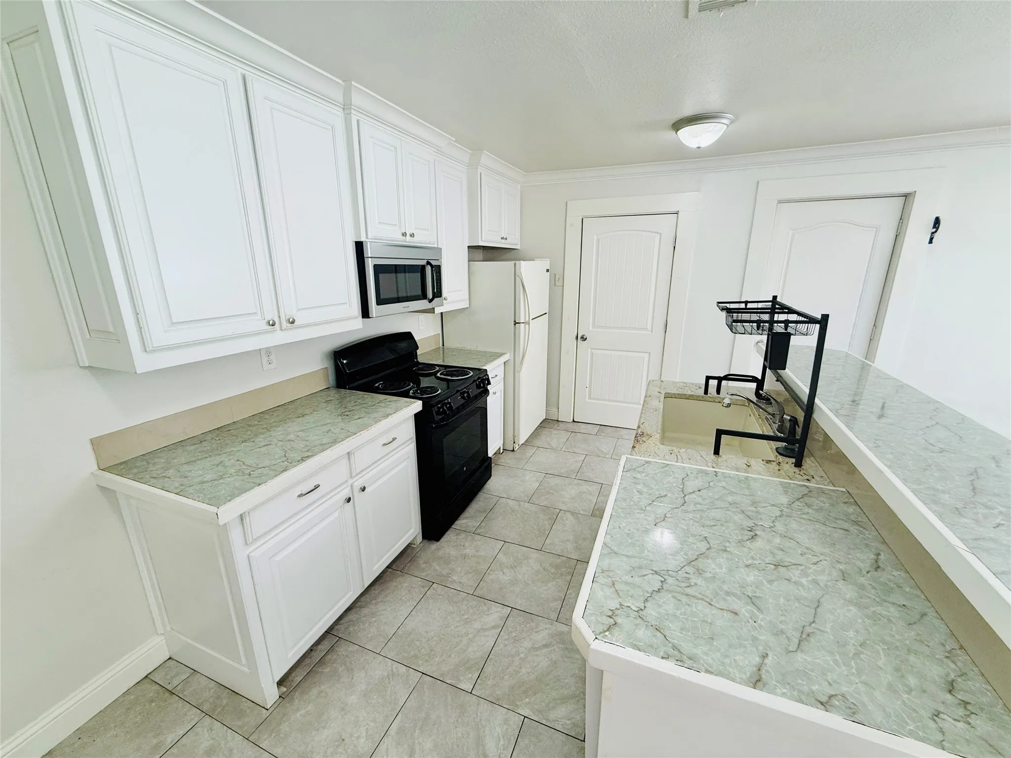 Duplex For Rent in Grayson County , 814 W College Street 812, Sherman, Texas 75092, 2 Bedroom, 2 Bathroom, Garage spaces, 1,100 Sqft, built in 1948, mls#21355779, Real Estate Agent in Sherman, Homes For Rent in Grayson county, Homes For Rent in Sherman, Realtor in Sherman Texas, Real Estate Brokerage Independent Realty Texas, Luminita Cordes Realtor