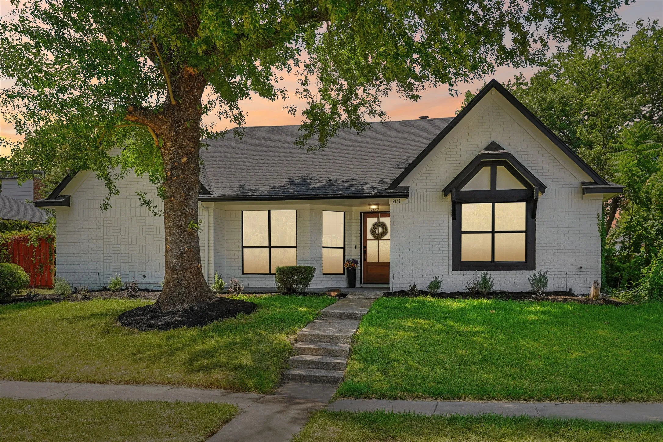 Single Family Residence For Sale in Dallas County , 3113 Princewood Drive, Garland, Texas 75040, 4 Bedroom, 2 Bathroom, 2 Garage spaces, 1,812 Sqft, built in 1986, mls#21351161, Real Estate Agent in Garland, Homes For Sale in Dallas county, Homes For Sale in Garland, Realtor in Garland Texas, Real Estate Brokerage Independent Realty Texas, Luminita Cordes Realtor