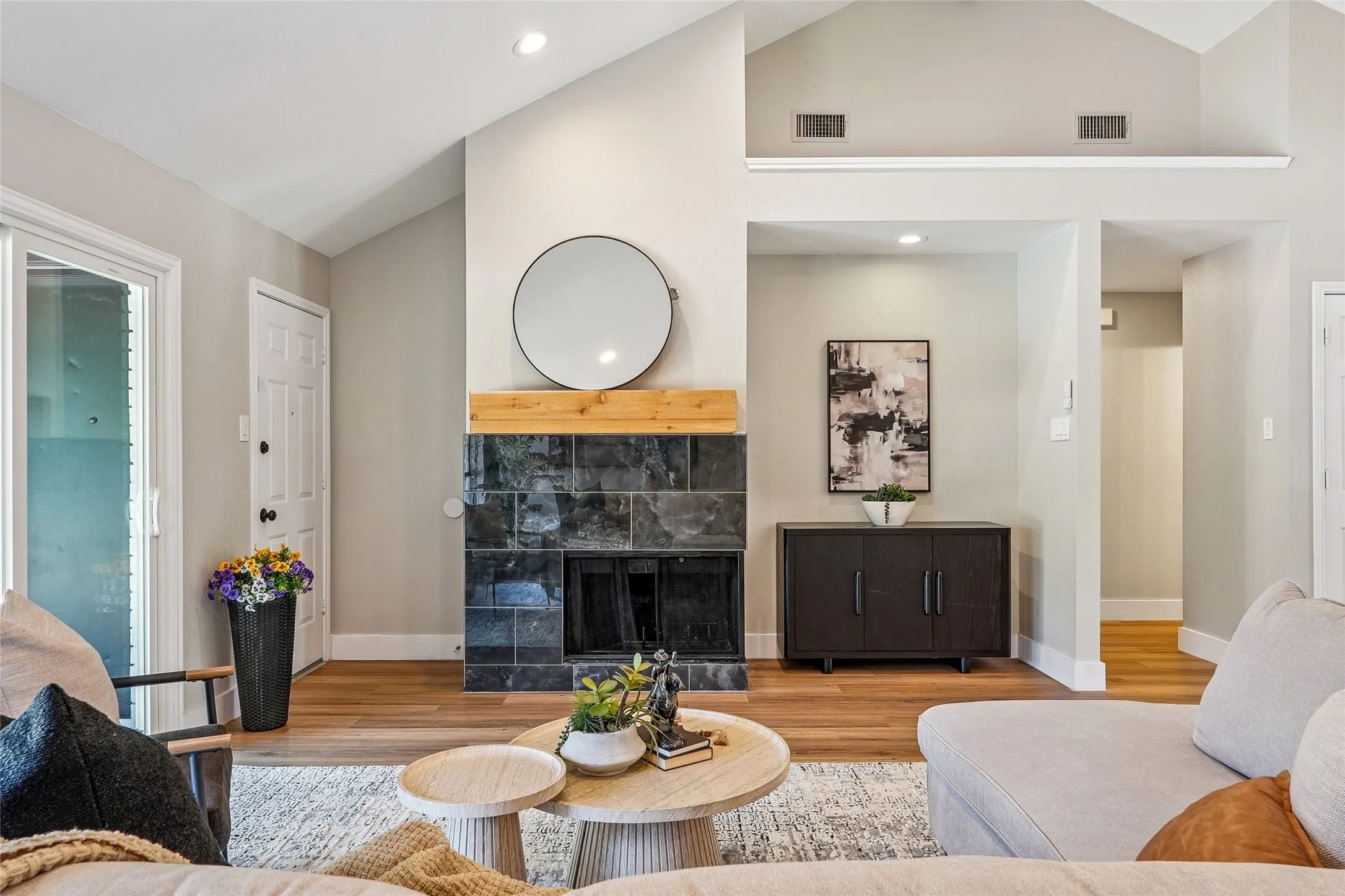 Single Family Residence For Sale in Dallas County , 3113 Princewood Drive, Garland, Texas 75040, 4 Bedroom, 2 Bathroom, 2 Garage spaces, 1,812 Sqft, built in 1986, mls#21351161, Real Estate Agent in Garland, Homes For Sale in Dallas county, Homes For Sale in Garland, Realtor in Garland Texas, Real Estate Brokerage Independent Realty Texas, Luminita Cordes Realtor