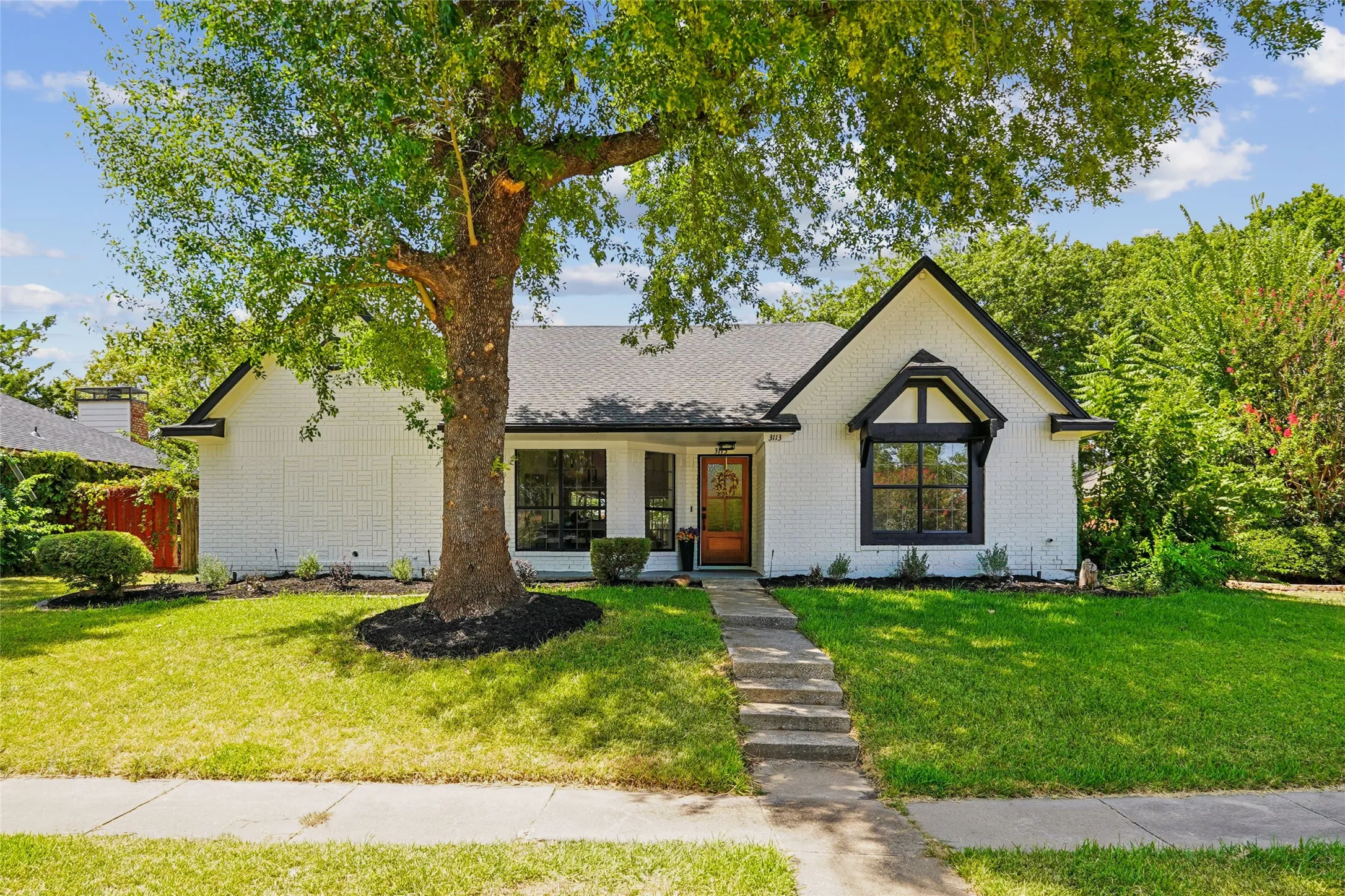 Single Family Residence For Sale in Dallas County , 3113 Princewood Drive, Garland, Texas 75040, 4 Bedroom, 2 Bathroom, 2 Garage spaces, 1,812 Sqft, built in 1986, mls#21351161, Real Estate Agent in Garland, Homes For Sale in Dallas county, Homes For Sale in Garland, Realtor in Garland Texas, Real Estate Brokerage Independent Realty Texas, Luminita Cordes Realtor
