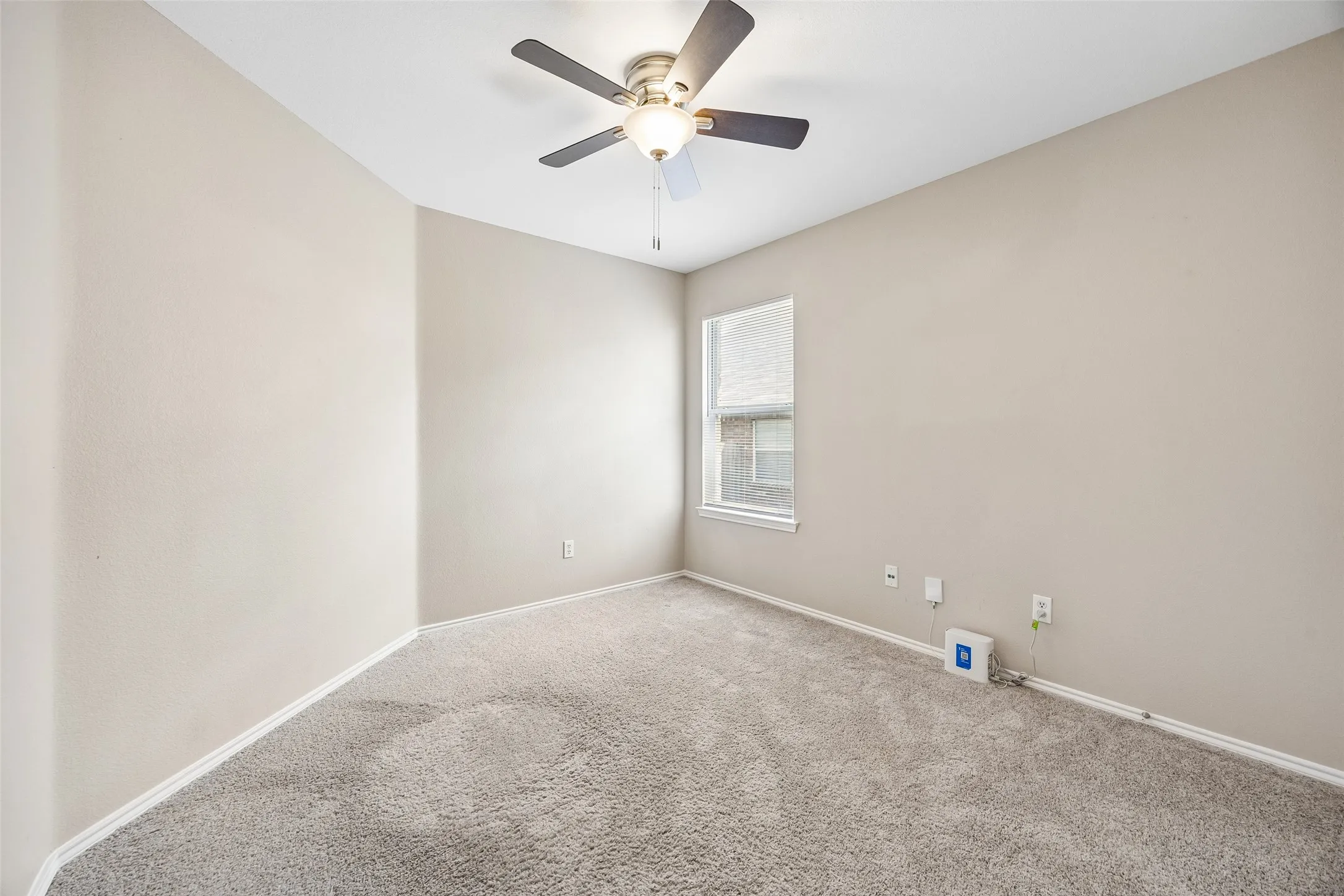 Single Family Residence For Sale in Tarrant County , 505 Cassia Way, Arlington, Texas 76002, 3 Bedroom, 2 Bathroom, 2 Garage spaces, 1,747 Sqft, built in 2003, mls#21334271, Real Estate Agent in Arlington, Homes For Sale in Tarrant county, Homes For Sale in Arlington, Realtor in Arlington Texas, Real Estate Brokerage Independent Realty Texas, Luminita Cordes Realtor