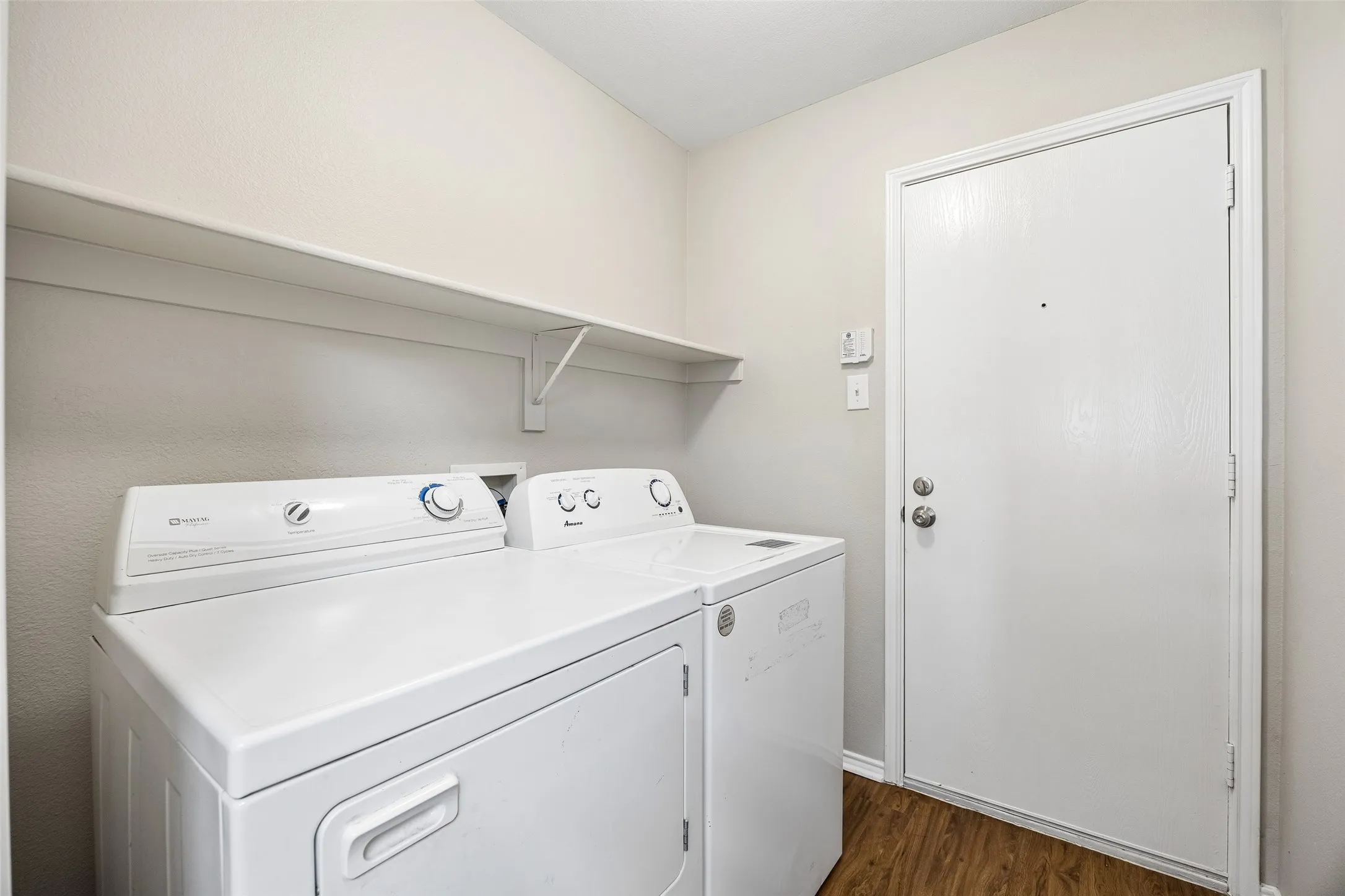 Single Family Residence For Sale in Tarrant County , 505 Cassia Way, Arlington, Texas 76002, 3 Bedroom, 2 Bathroom, 2 Garage spaces, 1,747 Sqft, built in 2003, mls#21334271, Real Estate Agent in Arlington, Homes For Sale in Tarrant county, Homes For Sale in Arlington, Realtor in Arlington Texas, Real Estate Brokerage Independent Realty Texas, Luminita Cordes Realtor