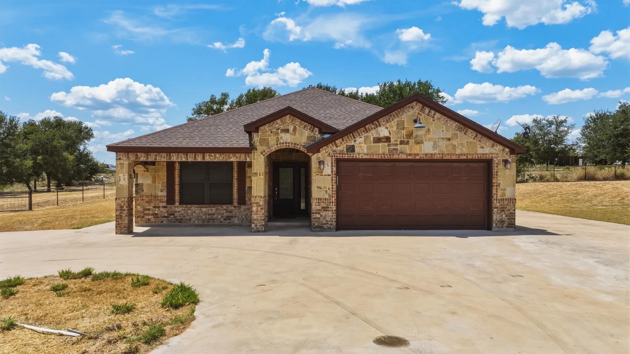 Farm For Sale in Parker County , 4277 N Fm 52, Weatherford, Texas 76088, 3 Bedroom, 2 Bathroom, 2 Garage spaces, 2,096 Sqft, built in 2018, Price $649,900, mls#21355007, Real Estate Agent in Weatherford, Homes For Sale in Parker county, Homes For Sale in Weatherford, Realtor in Weatherford Texas, Real Estate Brokerage Independent Realty Texas, Luminita Cordes Realtor