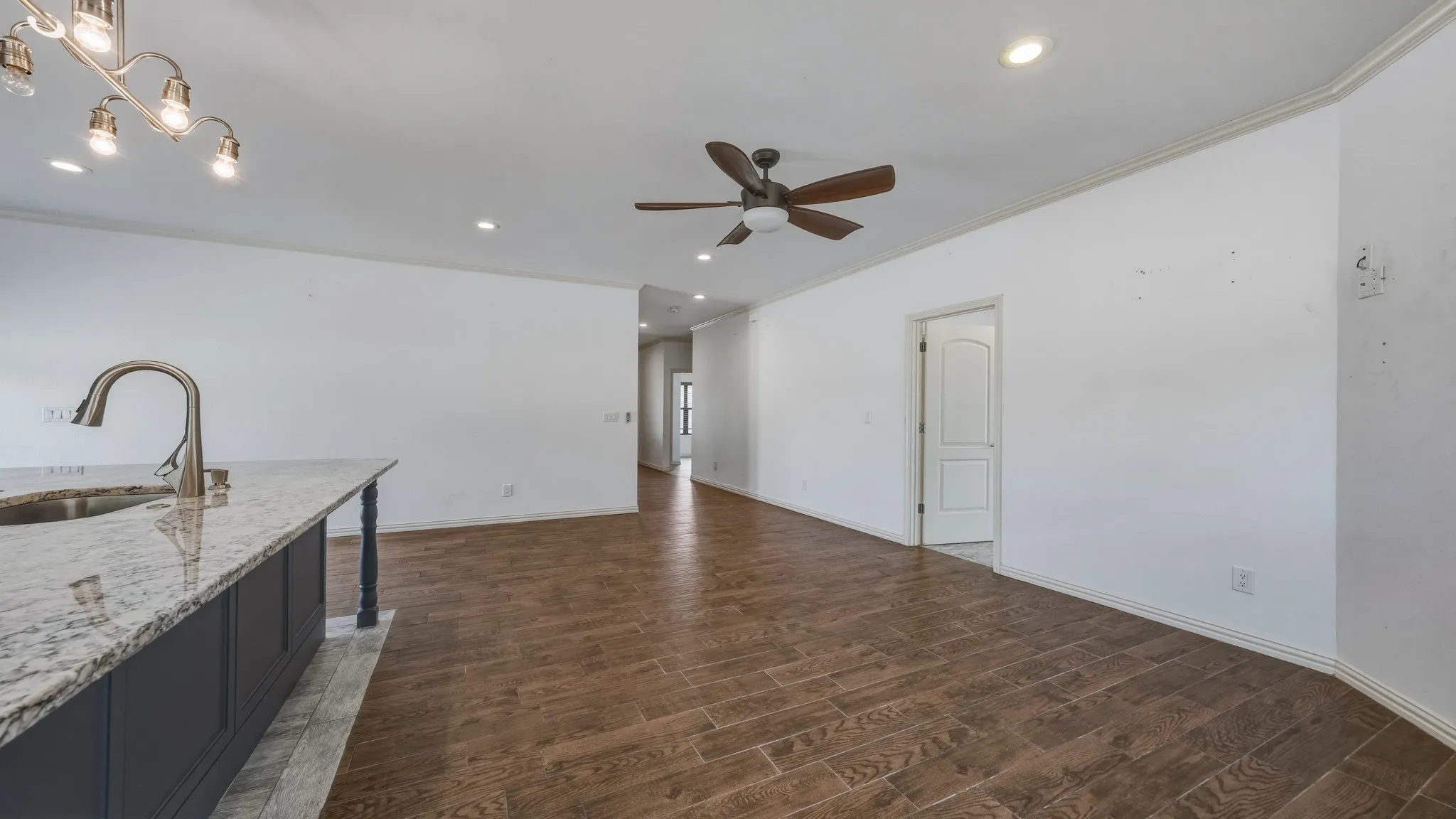 Farm For Sale in Parker County , 4277 N Fm 52, Weatherford, Texas 76088, 3 Bedroom, 2 Bathroom, 2 Garage spaces, 2,096 Sqft, built in 2018, Price $649,900, mls#21355007, Real Estate Agent in Weatherford, Homes For Sale in Parker county, Homes For Sale in Weatherford, Realtor in Weatherford Texas, Real Estate Brokerage Independent Realty Texas, Luminita Cordes Realtor