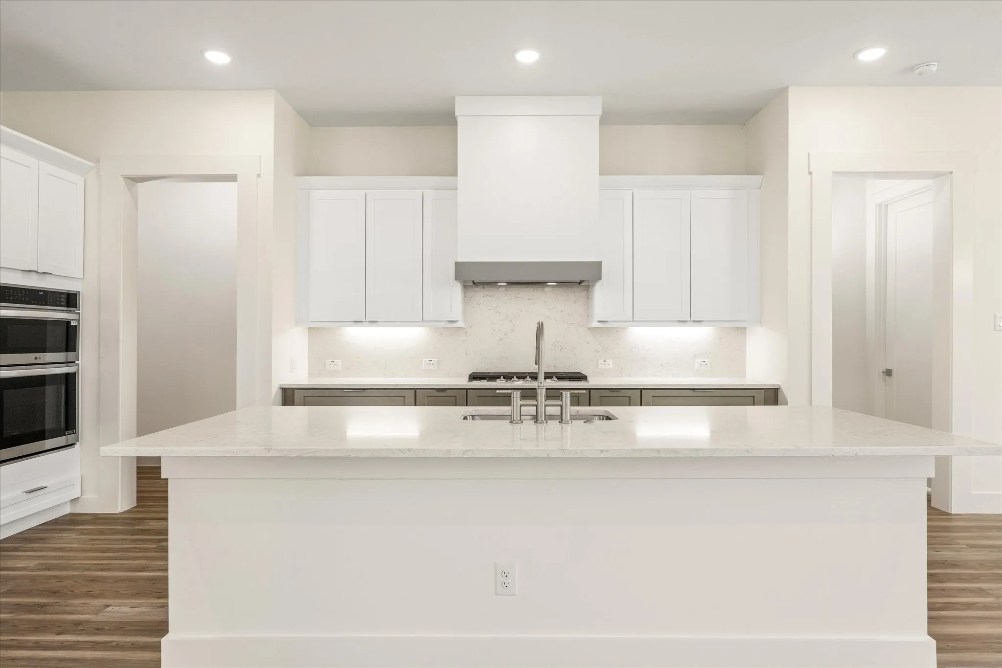 Single Family Residence For Sale in Hood County , 2184 Middlewood Circle, Granbury, Texas 76049, 4 Bedroom, 3 Bathroom, 3 Garage spaces, 3,000 Sqft, built in 2026, mls#21350585, Real Estate Agent in Granbury, Homes For Sale in Hood county, Homes For Sale in Granbury, Realtor in Granbury Texas, Real Estate Brokerage Independent Realty Texas, Luminita Cordes Realtor