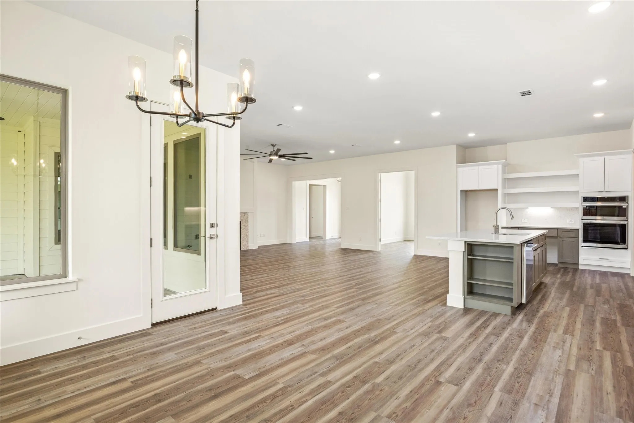 Single Family Residence For Sale in Hood County , 2184 Middlewood Circle, Granbury, Texas 76049, 4 Bedroom, 3 Bathroom, 3 Garage spaces, 3,000 Sqft, built in 2026, mls#21350585, Real Estate Agent in Granbury, Homes For Sale in Hood county, Homes For Sale in Granbury, Realtor in Granbury Texas, Real Estate Brokerage Independent Realty Texas, Luminita Cordes Realtor