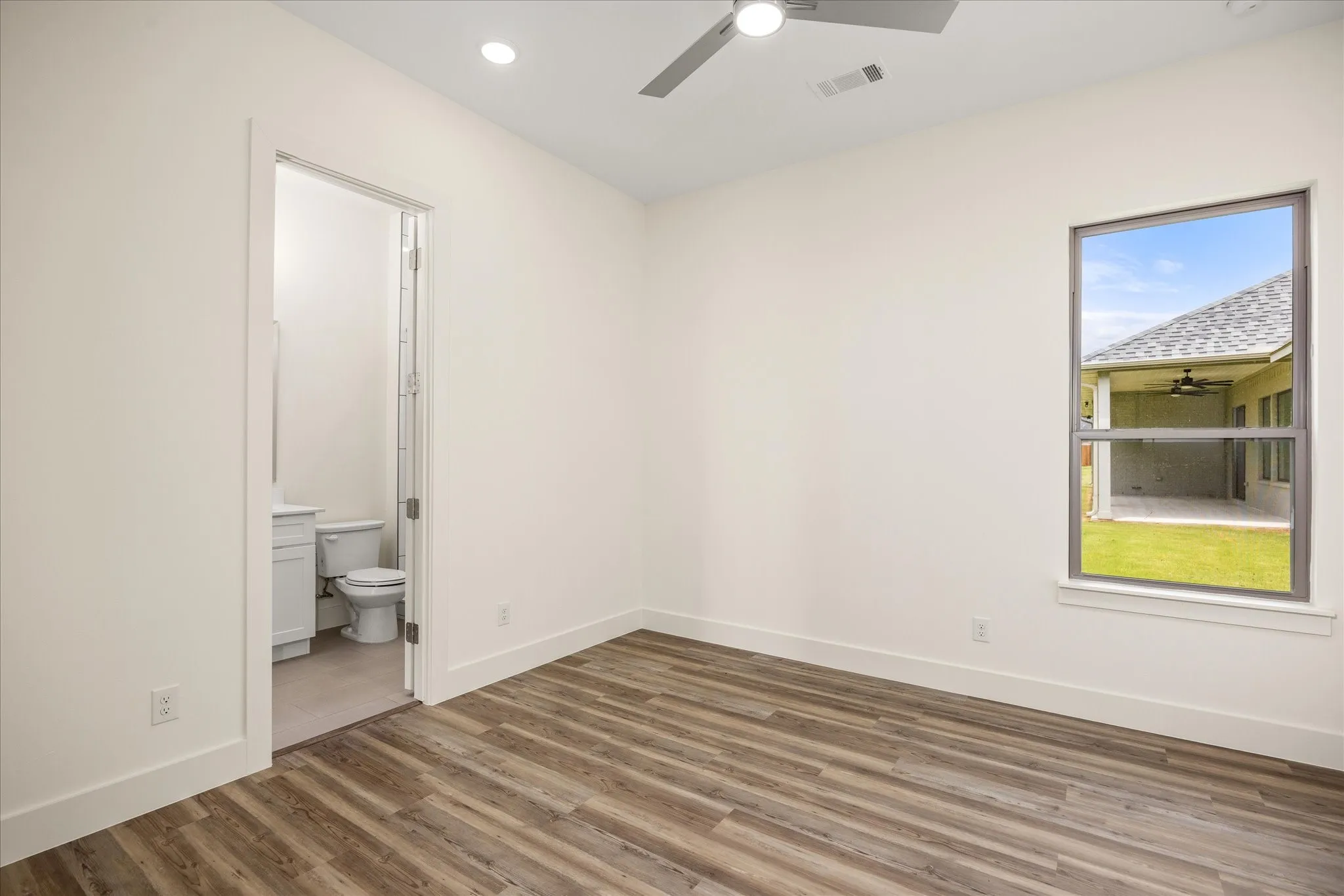 Single Family Residence For Sale in Hood County , 2184 Middlewood Circle, Granbury, Texas 76049, 4 Bedroom, 3 Bathroom, 3 Garage spaces, 3,000 Sqft, built in 2026, mls#21350585, Real Estate Agent in Granbury, Homes For Sale in Hood county, Homes For Sale in Granbury, Realtor in Granbury Texas, Real Estate Brokerage Independent Realty Texas, Luminita Cordes Realtor