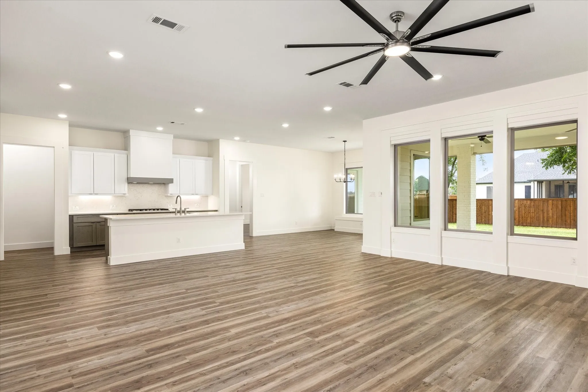 Single Family Residence For Sale in Hood County , 2184 Middlewood Circle, Granbury, Texas 76049, 4 Bedroom, 3 Bathroom, 3 Garage spaces, 3,000 Sqft, built in 2026, mls#21350585, Real Estate Agent in Granbury, Homes For Sale in Hood county, Homes For Sale in Granbury, Realtor in Granbury Texas, Real Estate Brokerage Independent Realty Texas, Luminita Cordes Realtor