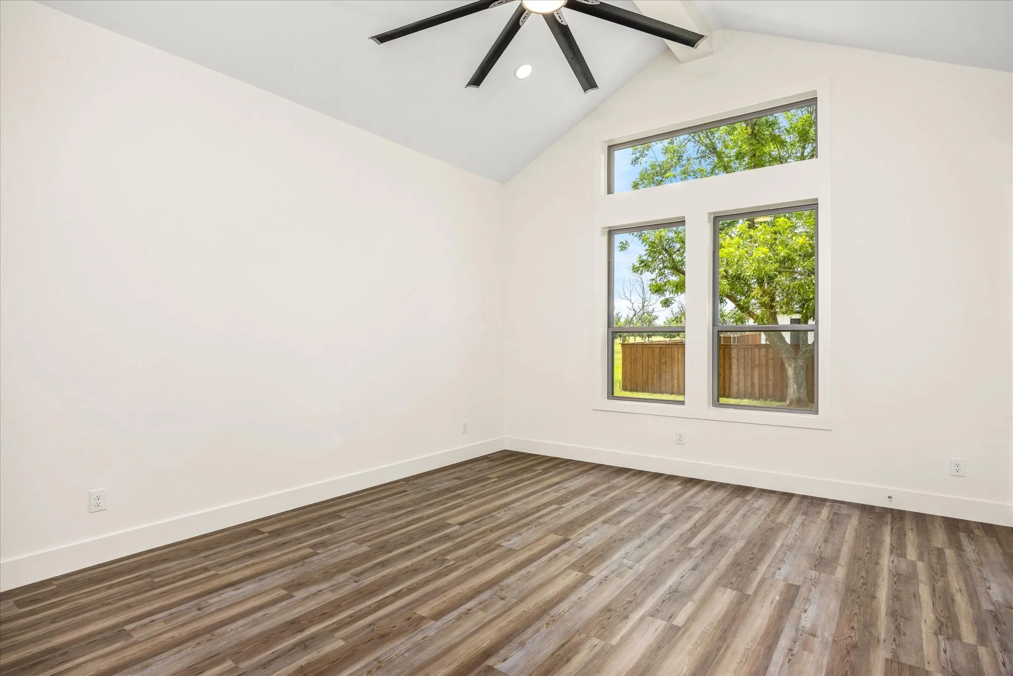 Single Family Residence For Sale in Hood County , 2184 Middlewood Circle, Granbury, Texas 76049, 4 Bedroom, 3 Bathroom, 3 Garage spaces, 3,000 Sqft, built in 2026, mls#21350585, Real Estate Agent in Granbury, Homes For Sale in Hood county, Homes For Sale in Granbury, Realtor in Granbury Texas, Real Estate Brokerage Independent Realty Texas, Luminita Cordes Realtor