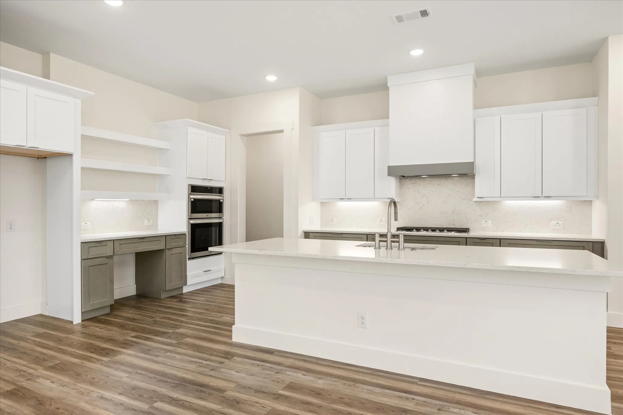 Single Family Residence For Sale in Hood County , 2184 Middlewood Circle, Granbury, Texas 76049, 4 Bedroom, 3 Bathroom, 3 Garage spaces, 3,000 Sqft, built in 2026, mls#21350585, Real Estate Agent in Granbury, Homes For Sale in Hood county, Homes For Sale in Granbury, Realtor in Granbury Texas, Real Estate Brokerage Independent Realty Texas, Luminita Cordes Realtor