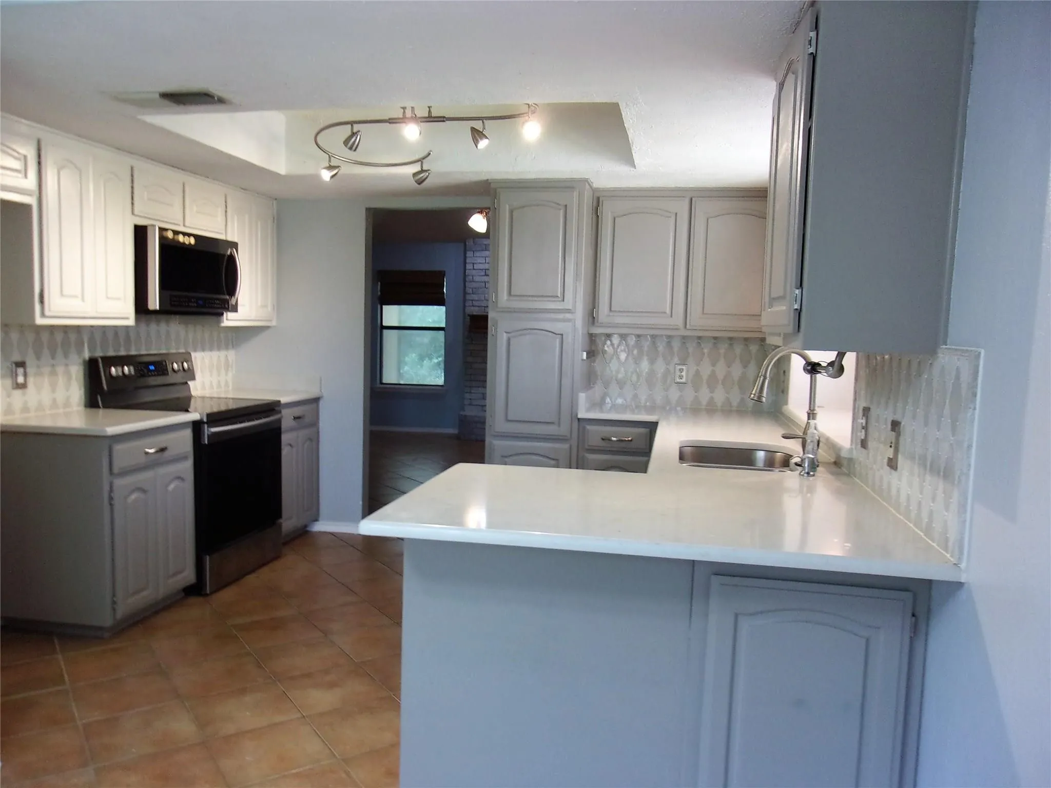 Single Family Residence For Rent in Tarrant County , 4200 Rye Glen Drive, Arlington, Texas 76017, 3 Bedroom, 2 Bathroom, 2 Garage spaces, 1,558 Sqft, built in 1985, mls#21355748, Real Estate Agent in Arlington, Homes For Rent in Tarrant county, Homes For Rent in Arlington, Realtor in Arlington Texas, Real Estate Brokerage Independent Realty Texas, Luminita Cordes Realtor