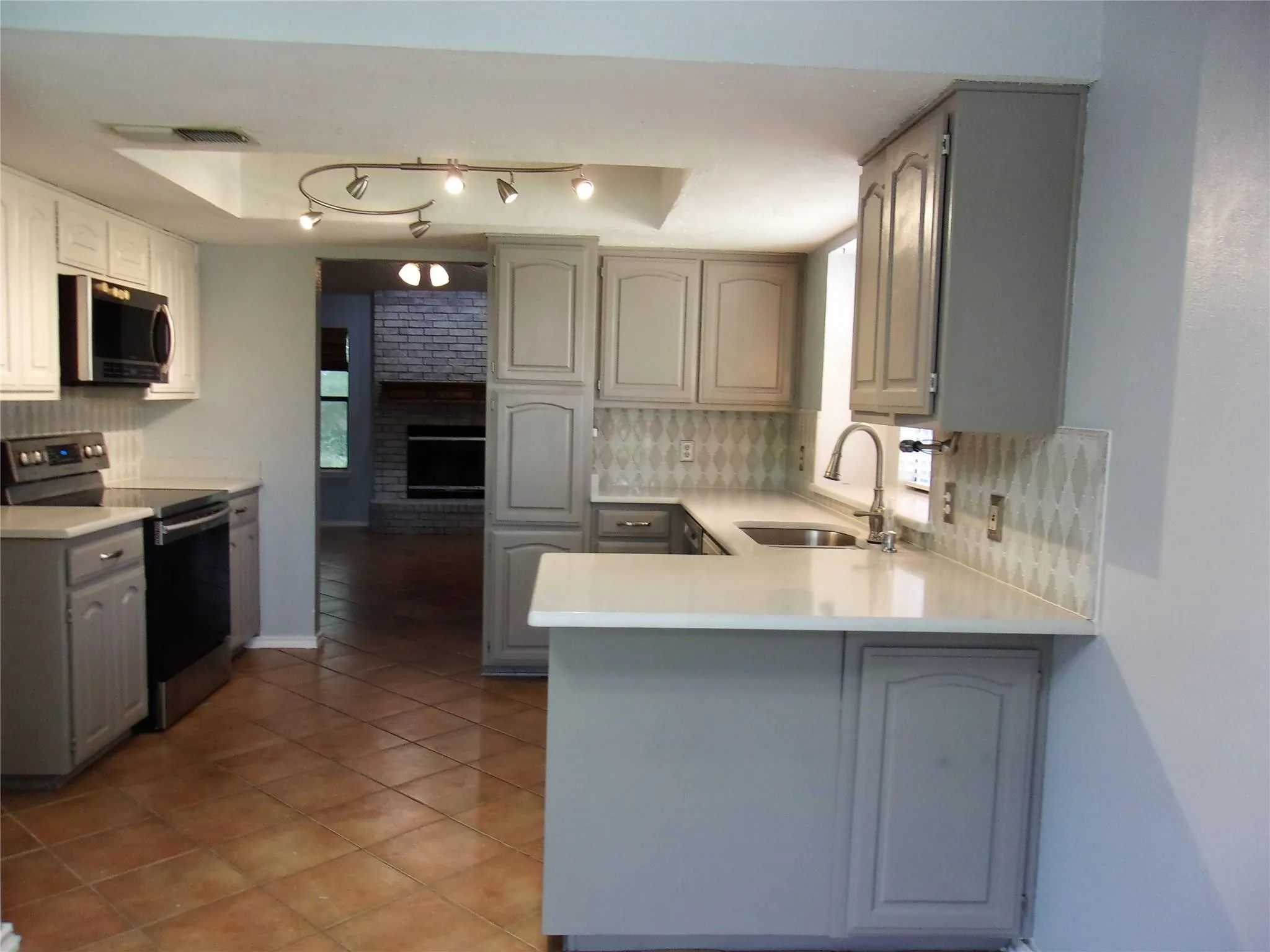 Single Family Residence For Rent in Tarrant County , 4200 Rye Glen Drive, Arlington, Texas 76017, 3 Bedroom, 2 Bathroom, 2 Garage spaces, 1,558 Sqft, built in 1985, mls#21355748, Real Estate Agent in Arlington, Homes For Rent in Tarrant county, Homes For Rent in Arlington, Realtor in Arlington Texas, Real Estate Brokerage Independent Realty Texas, Luminita Cordes Realtor