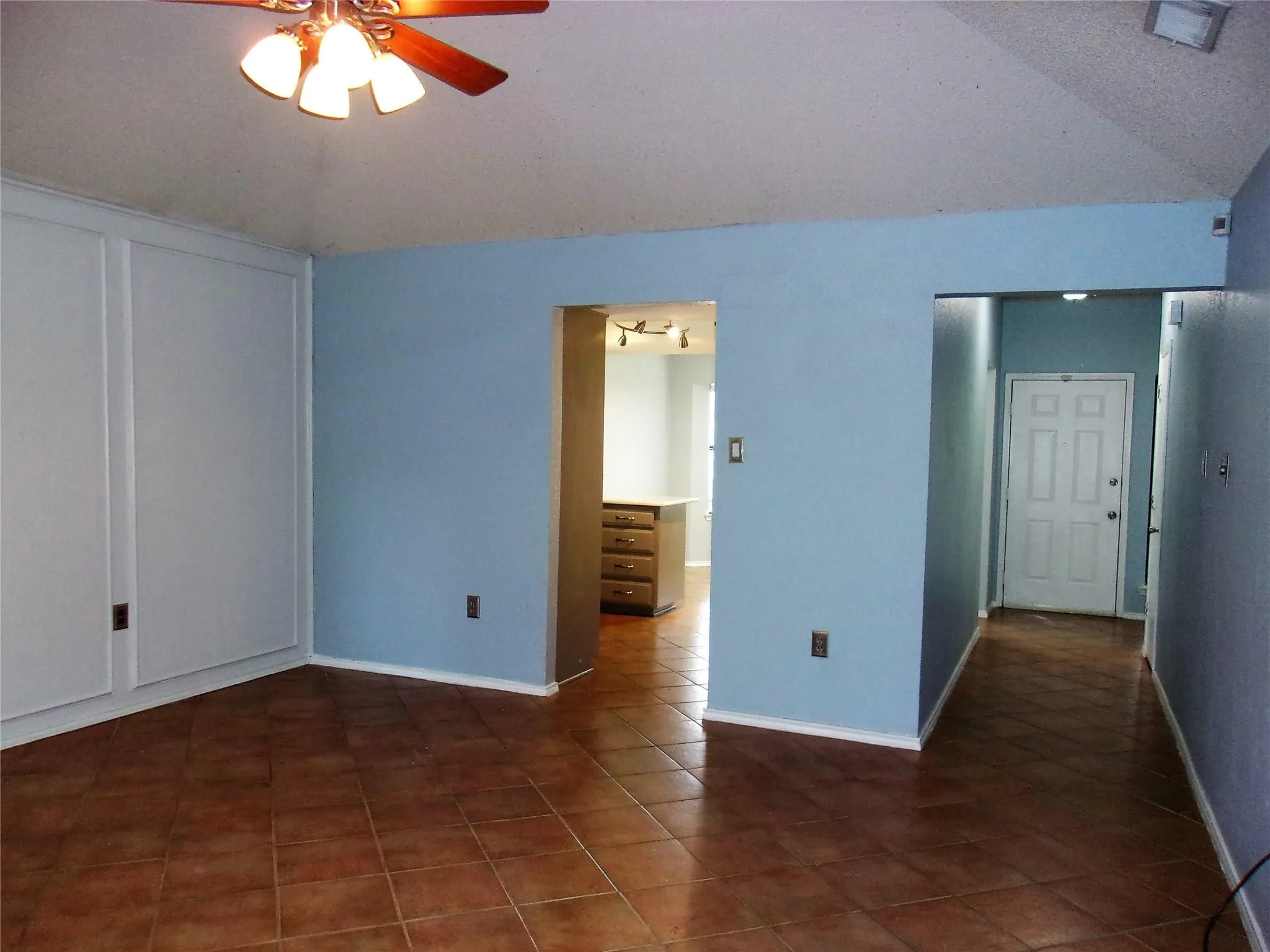 Single Family Residence For Rent in Tarrant County , 4200 Rye Glen Drive, Arlington, Texas 76017, 3 Bedroom, 2 Bathroom, 2 Garage spaces, 1,558 Sqft, built in 1985, mls#21355748, Real Estate Agent in Arlington, Homes For Rent in Tarrant county, Homes For Rent in Arlington, Realtor in Arlington Texas, Real Estate Brokerage Independent Realty Texas, Luminita Cordes Realtor