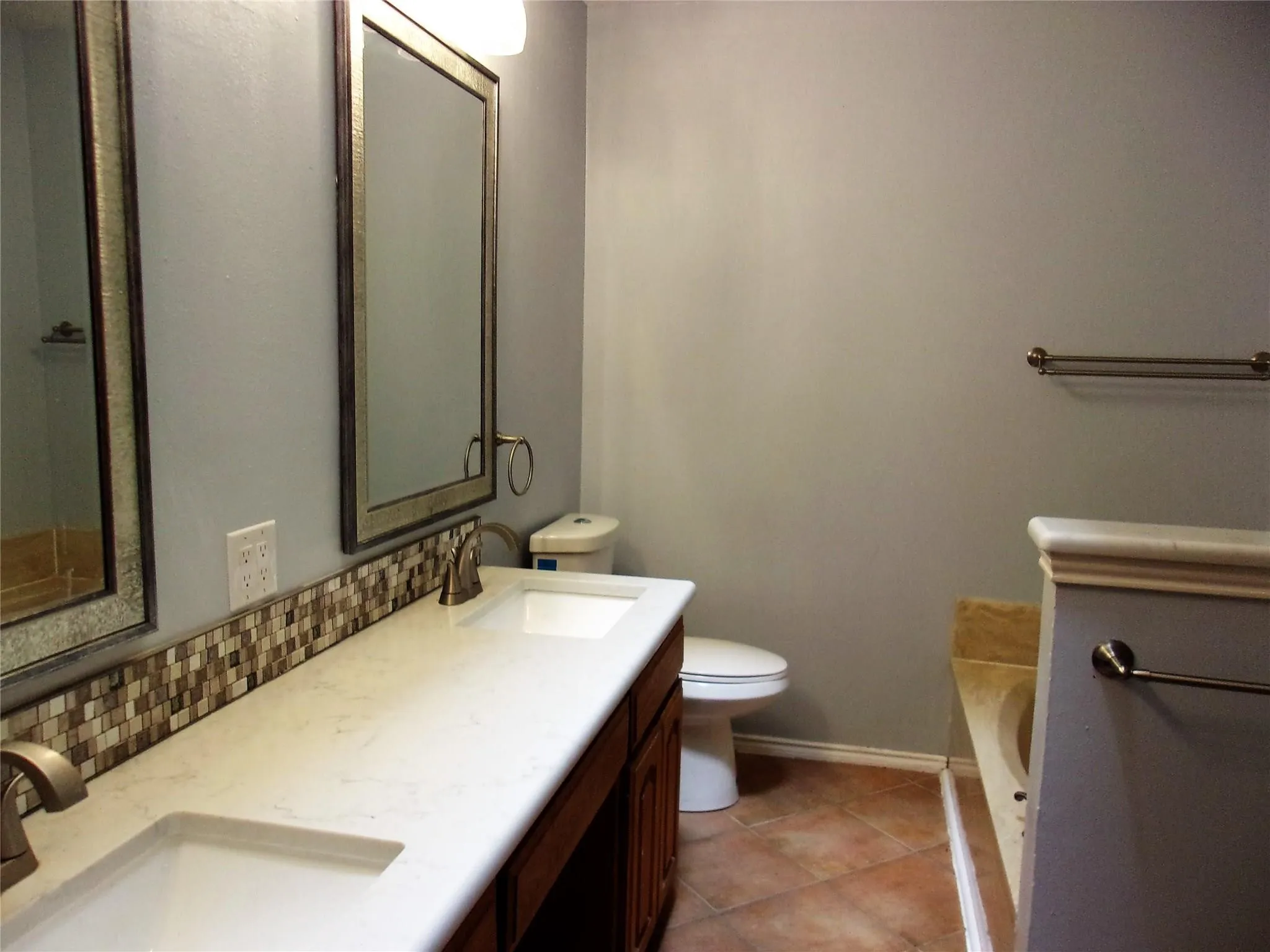 Single Family Residence For Rent in Tarrant County , 4200 Rye Glen Drive, Arlington, Texas 76017, 3 Bedroom, 2 Bathroom, 2 Garage spaces, 1,558 Sqft, built in 1985, mls#21355748, Real Estate Agent in Arlington, Homes For Rent in Tarrant county, Homes For Rent in Arlington, Realtor in Arlington Texas, Real Estate Brokerage Independent Realty Texas, Luminita Cordes Realtor