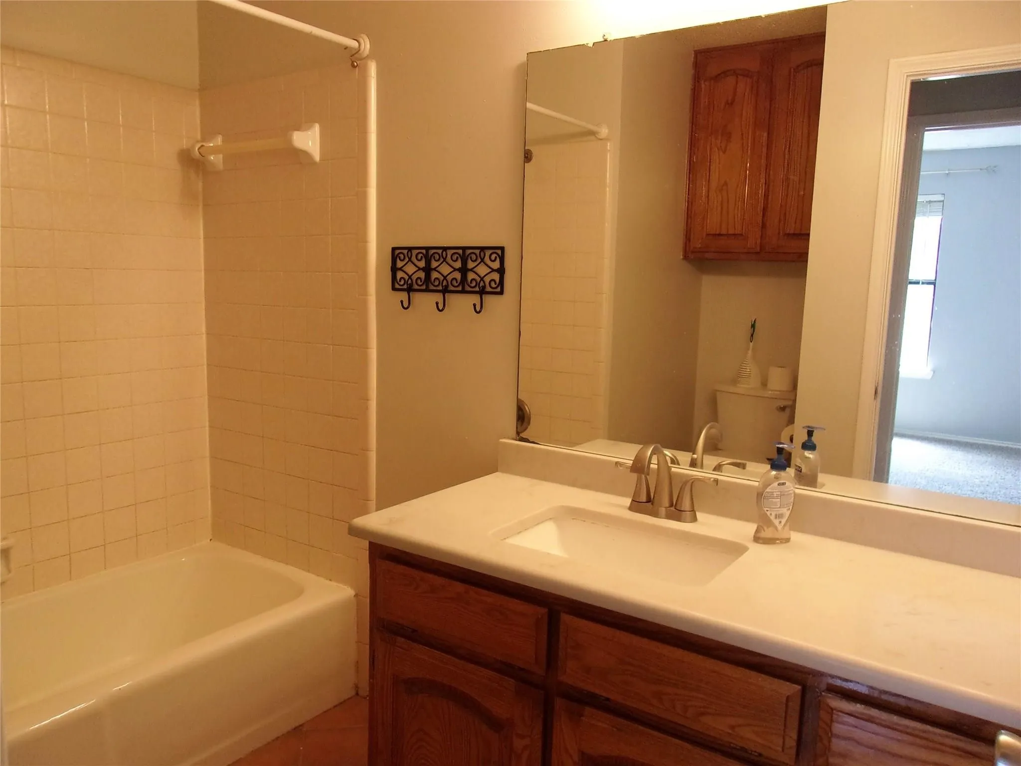Single Family Residence For Rent in Tarrant County , 4200 Rye Glen Drive, Arlington, Texas 76017, 3 Bedroom, 2 Bathroom, 2 Garage spaces, 1,558 Sqft, built in 1985, mls#21355748, Real Estate Agent in Arlington, Homes For Rent in Tarrant county, Homes For Rent in Arlington, Realtor in Arlington Texas, Real Estate Brokerage Independent Realty Texas, Luminita Cordes Realtor