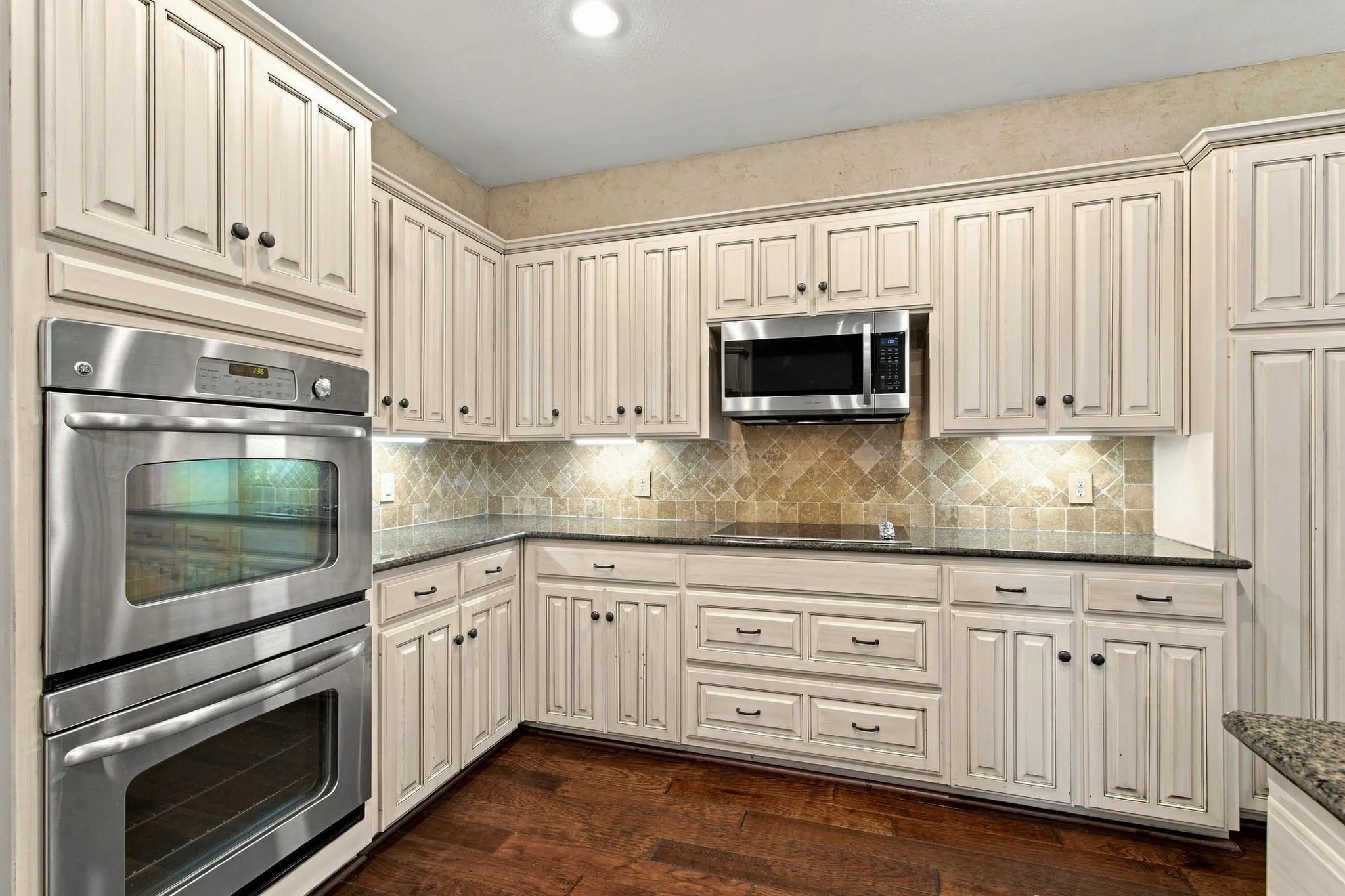 Lots of great cabinet space