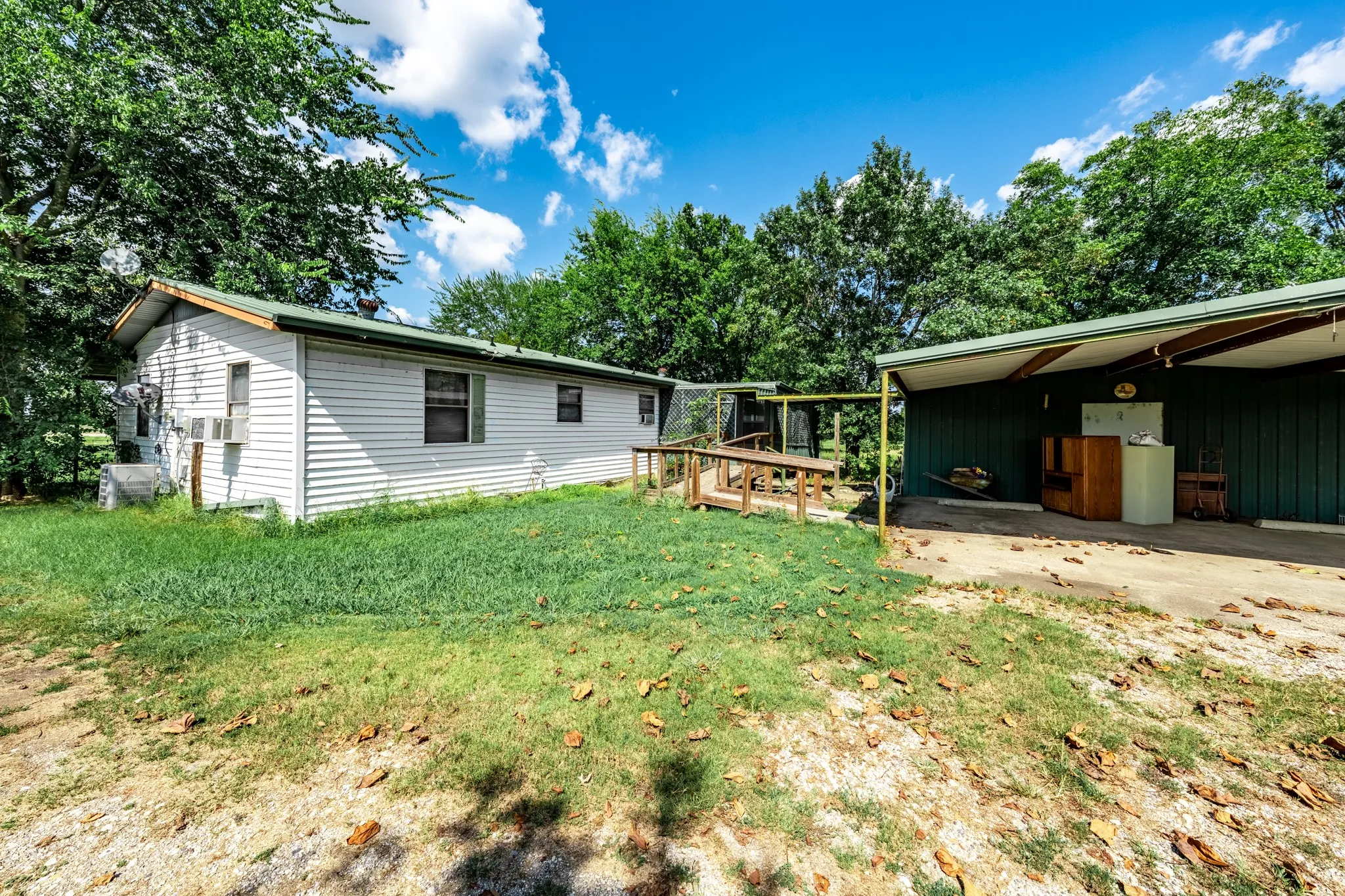 Single Family Residence For Sale in Hopkins County , 7801 W Interstate Highway 30, Cumby, Texas 75433, 3 Bedrooms, 2 Bathrooms, Garage spaces, 1,660 Sqft, built in 1977, Price $999,900, mls#21355793, Real Estate Agent in Cumby, Homes For Sale in Hopkins county, Homes For Sale in Cumby, Realtor in Cumby Texas, Real Estate Brokerage Independent Realty Texas, Luminita Cordes Realtor