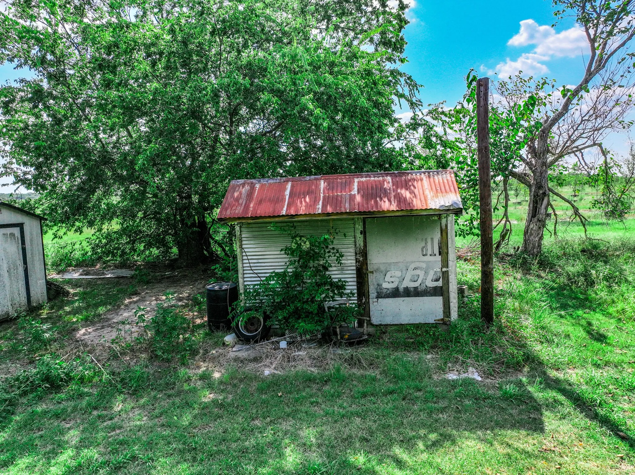 Single Family Residence For Sale in Hopkins County , 7801 W Interstate Highway 30, Cumby, Texas 75433, 3 Bedrooms, 2 Bathrooms, Garage spaces, 1,660 Sqft, built in 1977, Price $999,900, mls#21355793, Real Estate Agent in Cumby, Homes For Sale in Hopkins county, Homes For Sale in Cumby, Realtor in Cumby Texas, Real Estate Brokerage Independent Realty Texas, Luminita Cordes Realtor