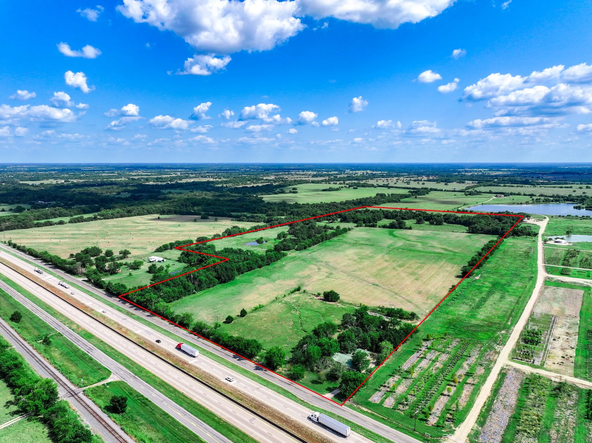 Single Family Residence For Sale in Hopkins County , 7801 W Interstate Highway 30, Cumby, Texas 75433, 3 Bedrooms, 2 Bathrooms, Garage spaces, 1,660 Sqft, built in 1977, Price $999,900, mls#21355793, Real Estate Agent in Cumby, Homes For Sale in Hopkins county, Homes For Sale in Cumby, Realtor in Cumby Texas, Real Estate Brokerage Independent Realty Texas, Luminita Cordes Realtor