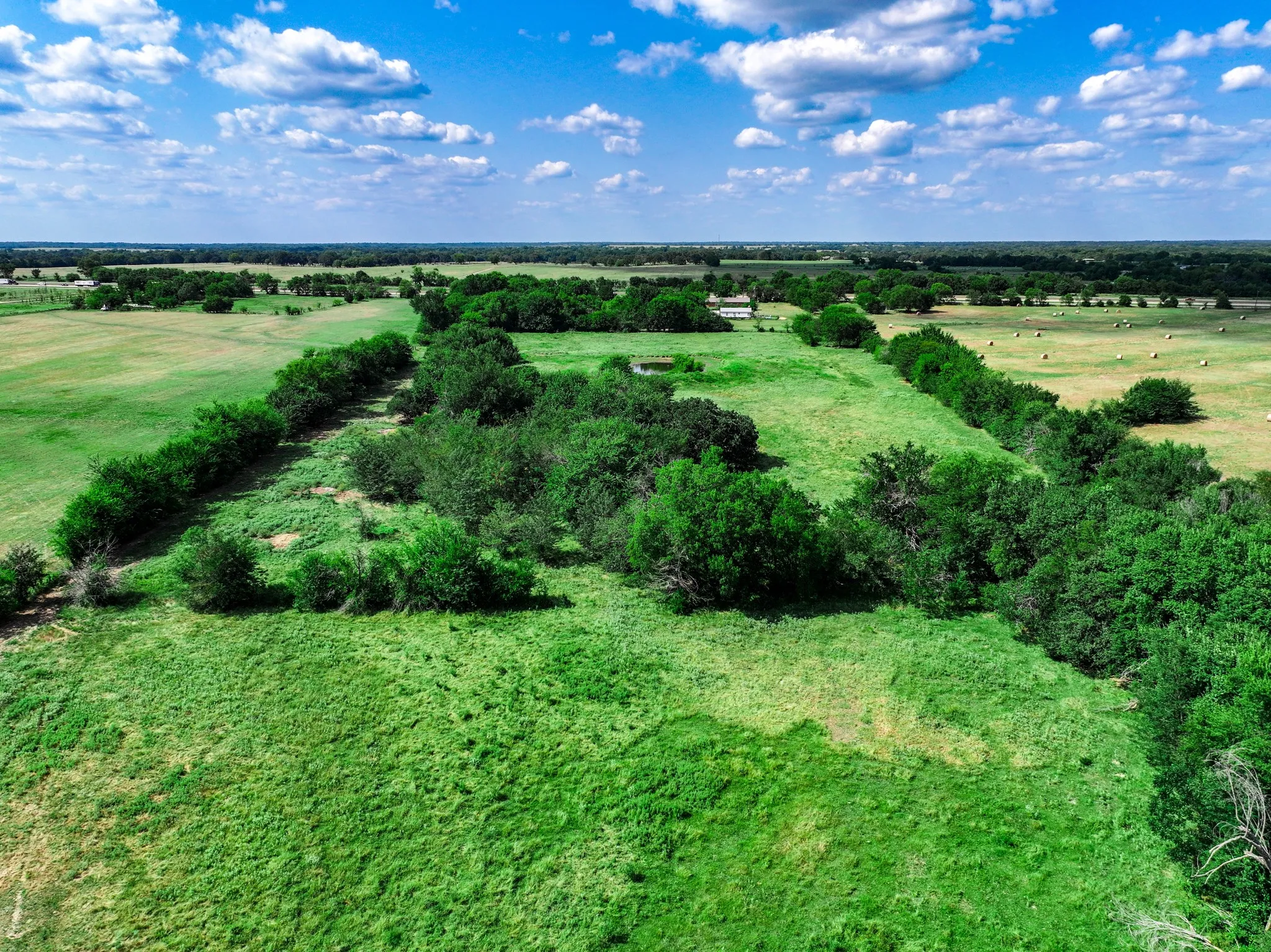 Single Family Residence For Sale in Hopkins County , 7801 W Interstate Highway 30, Cumby, Texas 75433, 3 Bedrooms, 2 Bathrooms, Garage spaces, 1,660 Sqft, built in 1977, Price $999,900, mls#21355793, Real Estate Agent in Cumby, Homes For Sale in Hopkins county, Homes For Sale in Cumby, Realtor in Cumby Texas, Real Estate Brokerage Independent Realty Texas, Luminita Cordes Realtor