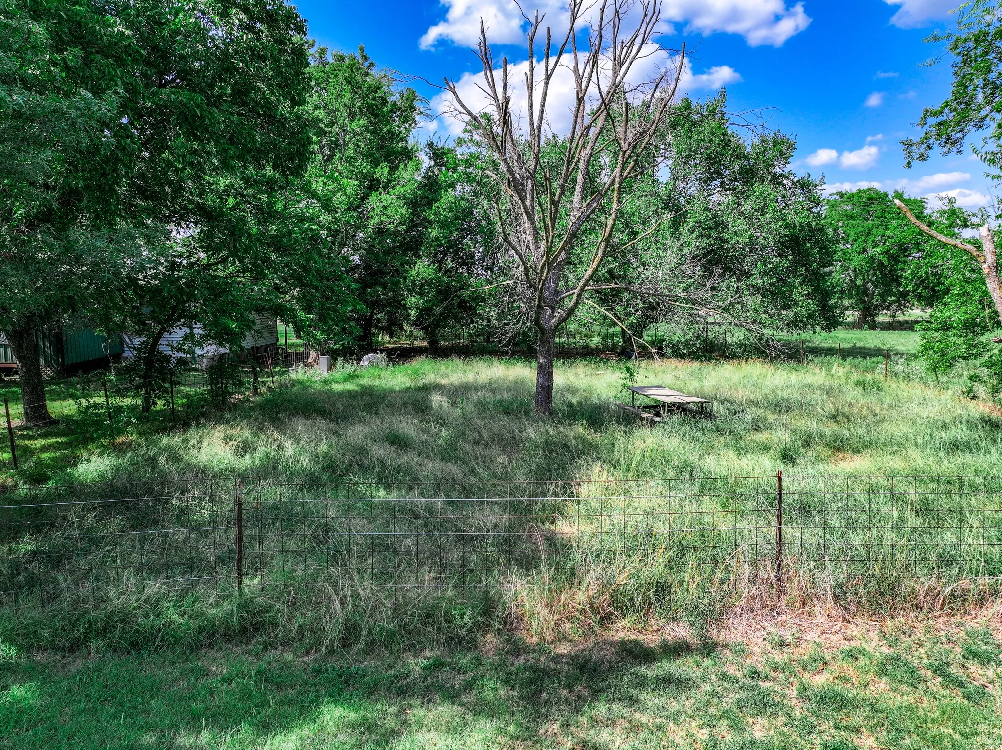 Single Family Residence For Sale in Hopkins County , 7801 W Interstate Highway 30, Cumby, Texas 75433, 3 Bedrooms, 2 Bathrooms, Garage spaces, 1,660 Sqft, built in 1977, Price $999,900, mls#21355793, Real Estate Agent in Cumby, Homes For Sale in Hopkins county, Homes For Sale in Cumby, Realtor in Cumby Texas, Real Estate Brokerage Independent Realty Texas, Luminita Cordes Realtor