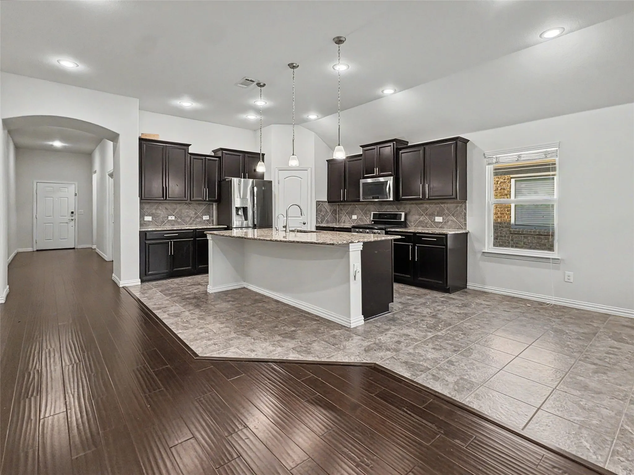 Single Family Residence For Rent in Denton County , 2348 Candler Club Way, Little Elm, Texas 75068, 4 Bedroom, 2 Bathroom, 2 Garage spaces, 2,171 Sqft, built in 2016, mls#21355810, Real Estate Agent in Little Elm, Homes For Rent in Denton county, Homes For Rent in Little Elm, Realtor in Little Elm Texas, Real Estate Brokerage Independent Realty Texas, Luminita Cordes Realtor