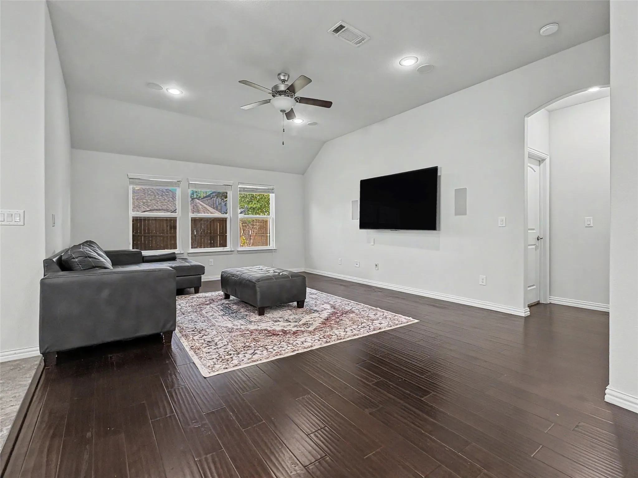Single Family Residence For Rent in Denton County , 2348 Candler Club Way, Little Elm, Texas 75068, 4 Bedroom, 2 Bathroom, 2 Garage spaces, 2,171 Sqft, built in 2016, mls#21355810, Real Estate Agent in Little Elm, Homes For Rent in Denton county, Homes For Rent in Little Elm, Realtor in Little Elm Texas, Real Estate Brokerage Independent Realty Texas, Luminita Cordes Realtor
