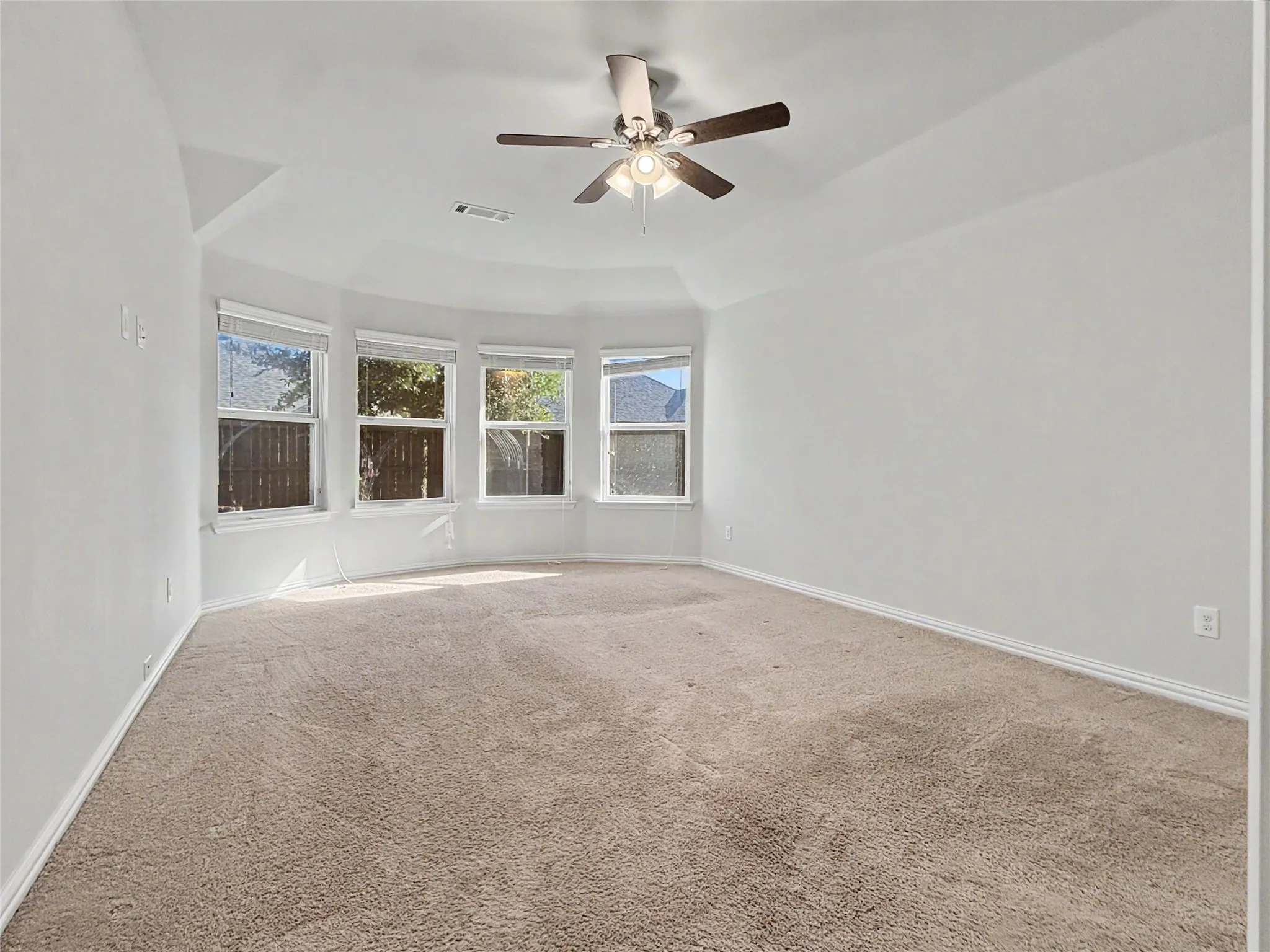 Single Family Residence For Rent in Denton County , 2348 Candler Club Way, Little Elm, Texas 75068, 4 Bedroom, 2 Bathroom, 2 Garage spaces, 2,171 Sqft, built in 2016, mls#21355810, Real Estate Agent in Little Elm, Homes For Rent in Denton county, Homes For Rent in Little Elm, Realtor in Little Elm Texas, Real Estate Brokerage Independent Realty Texas, Luminita Cordes Realtor
