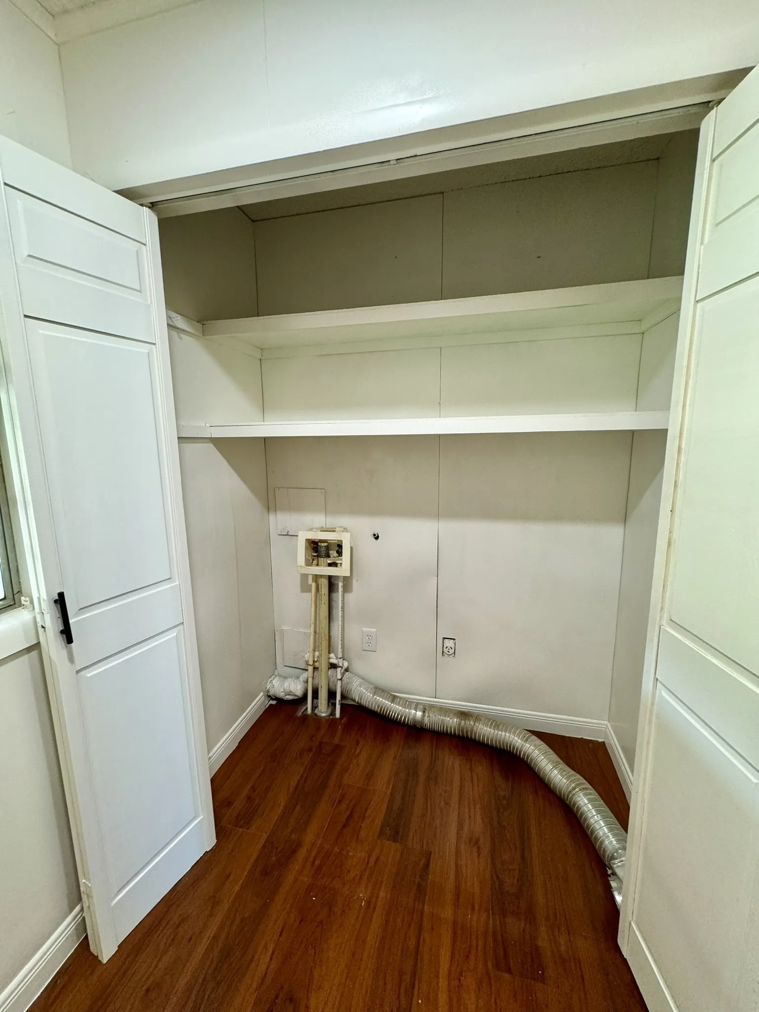 Business For Rent in Parker County , 924 N Main Street, Springtown, Texas 76082, 0, 0, Garage spaces, 0 Sqft, built in 1968, Price $2,400, mls#21355816, Real Estate Agent in Springtown, Homes For Rent in Parker county, Homes For Rent in Springtown, Realtor in Springtown Texas, Real Estate Brokerage Independent Realty Texas, Luminita Cordes Realtor