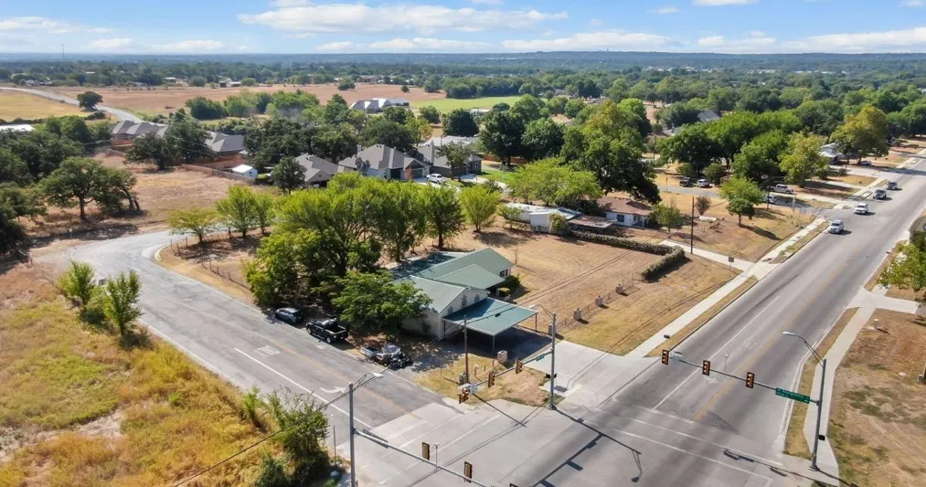 Business For Rent in Parker County , 924 N Main Street, Springtown, Texas 76082, 0, 0, Garage spaces, 0 Sqft, built in 1968, Price $2,400, mls#21355816, Real Estate Agent in Springtown, Homes For Rent in Parker county, Homes For Rent in Springtown, Realtor in Springtown Texas, Real Estate Brokerage Independent Realty Texas, Luminita Cordes Realtor