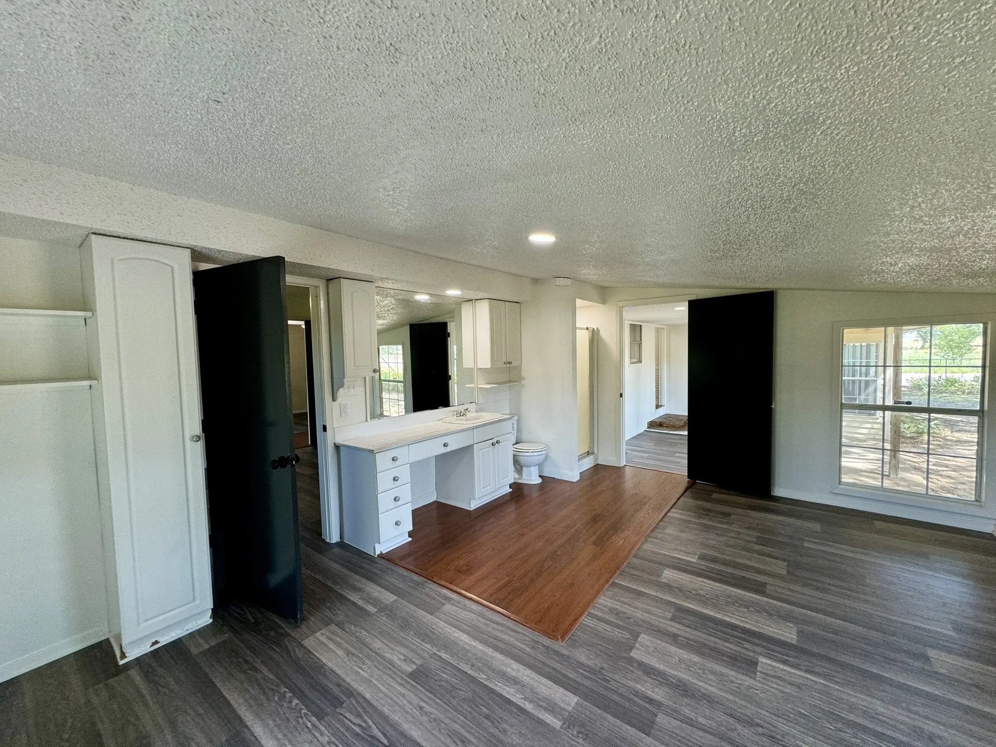 Business For Rent in Parker County , 924 N Main Street, Springtown, Texas 76082, 0, 0, Garage spaces, 0 Sqft, built in 1968, Price $2,400, mls#21355816, Real Estate Agent in Springtown, Homes For Rent in Parker county, Homes For Rent in Springtown, Realtor in Springtown Texas, Real Estate Brokerage Independent Realty Texas, Luminita Cordes Realtor