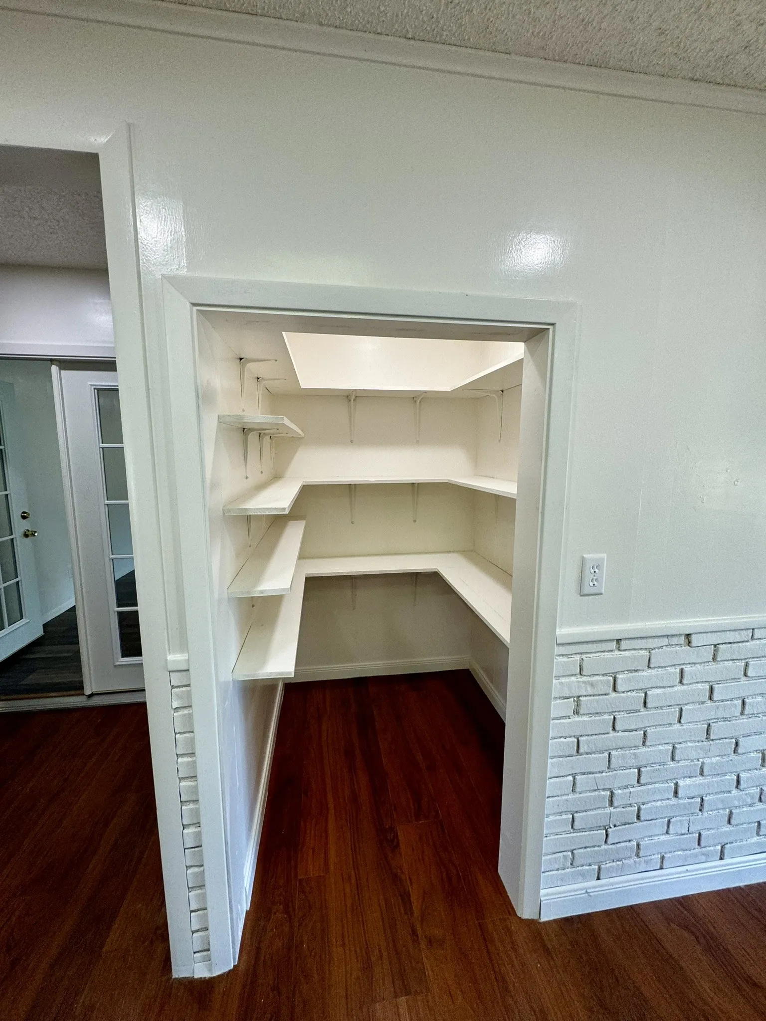 Business For Rent in Parker County , 924 N Main Street, Springtown, Texas 76082, 0, 0, Garage spaces, 0 Sqft, built in 1968, Price $2,400, mls#21355816, Real Estate Agent in Springtown, Homes For Rent in Parker county, Homes For Rent in Springtown, Realtor in Springtown Texas, Real Estate Brokerage Independent Realty Texas, Luminita Cordes Realtor